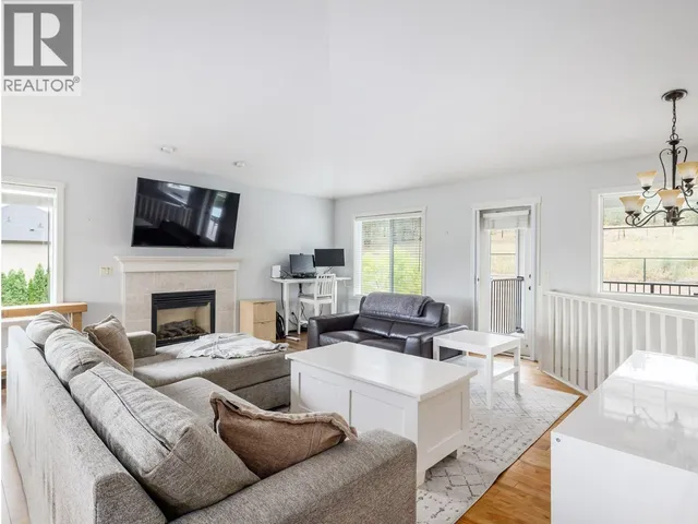10349 COPPER HILL LANE, Lake Country 5