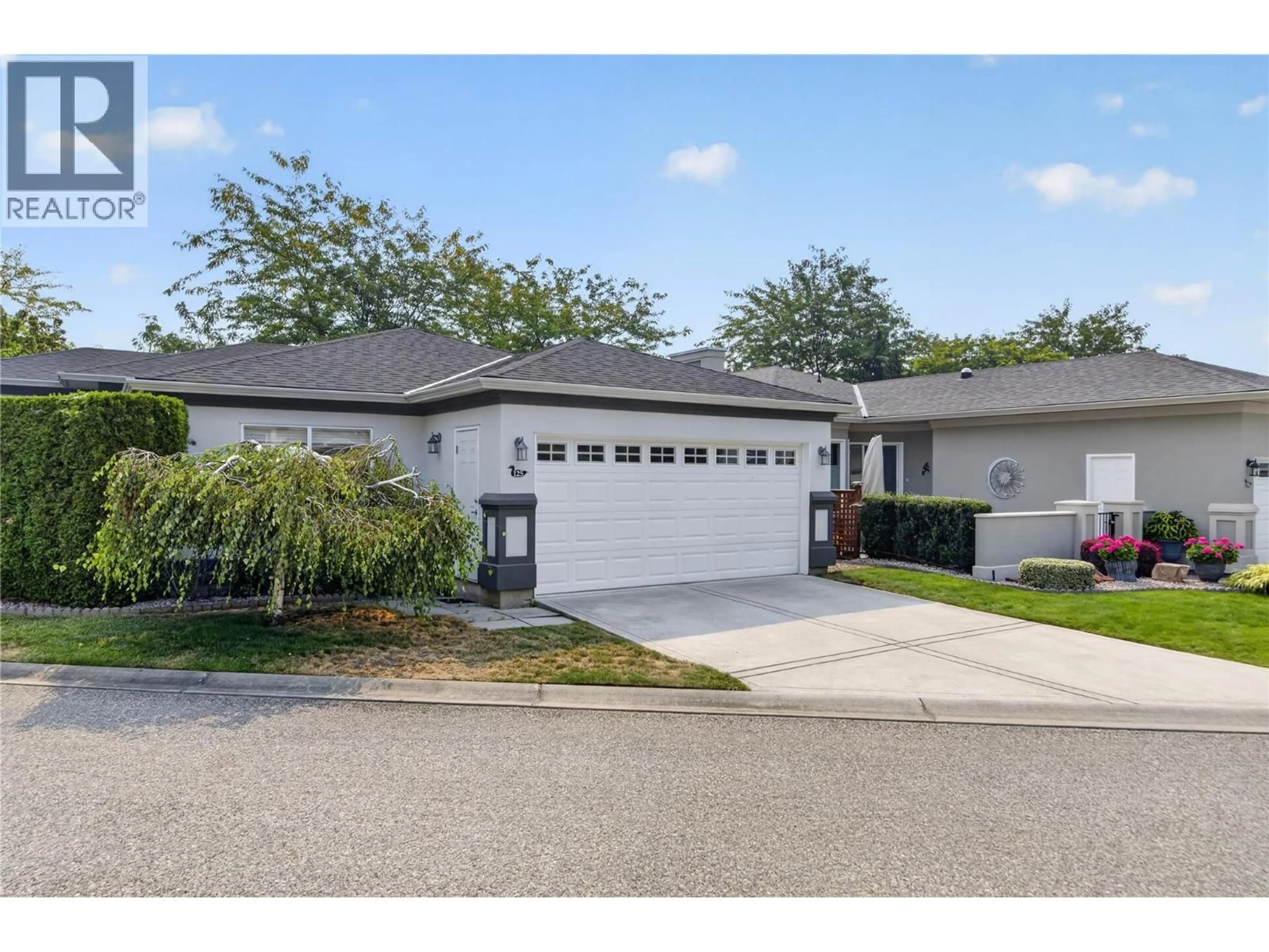 Home with vinyl exterior material, street for 125 - 3788 BIRD PLACE, Kelowna British Columbia V1W4T3
