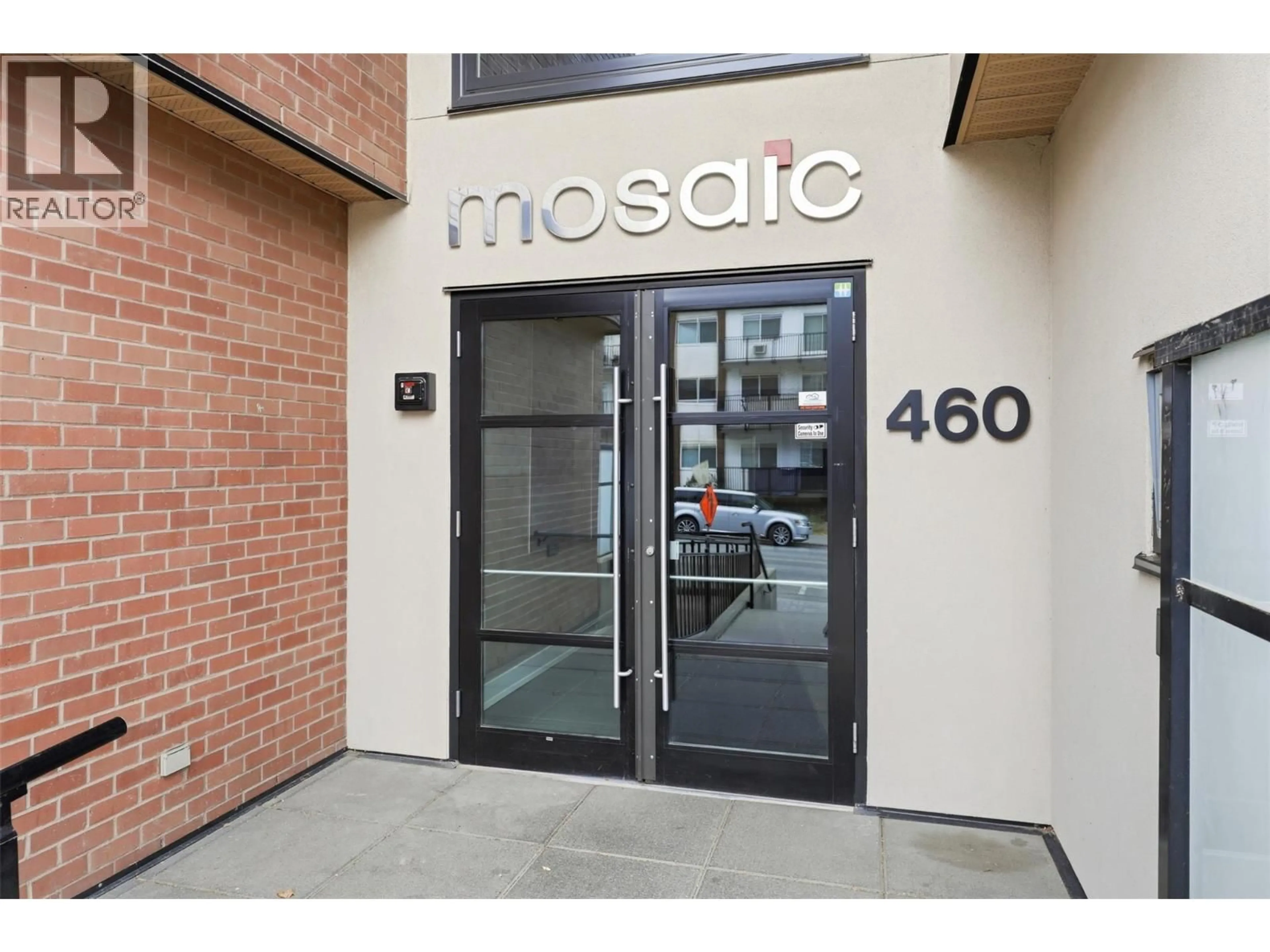 Indoor foyer for 201 - 460 5TH AVENUE, Kamloops British Columbia V2C5Y2