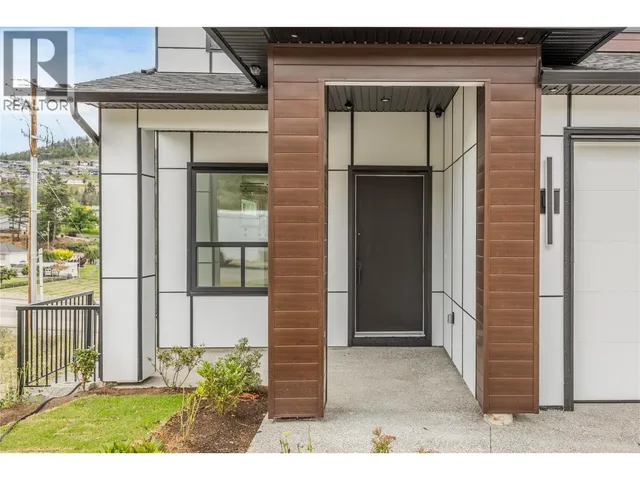1152 HUME AVENUE, Kelowna 3