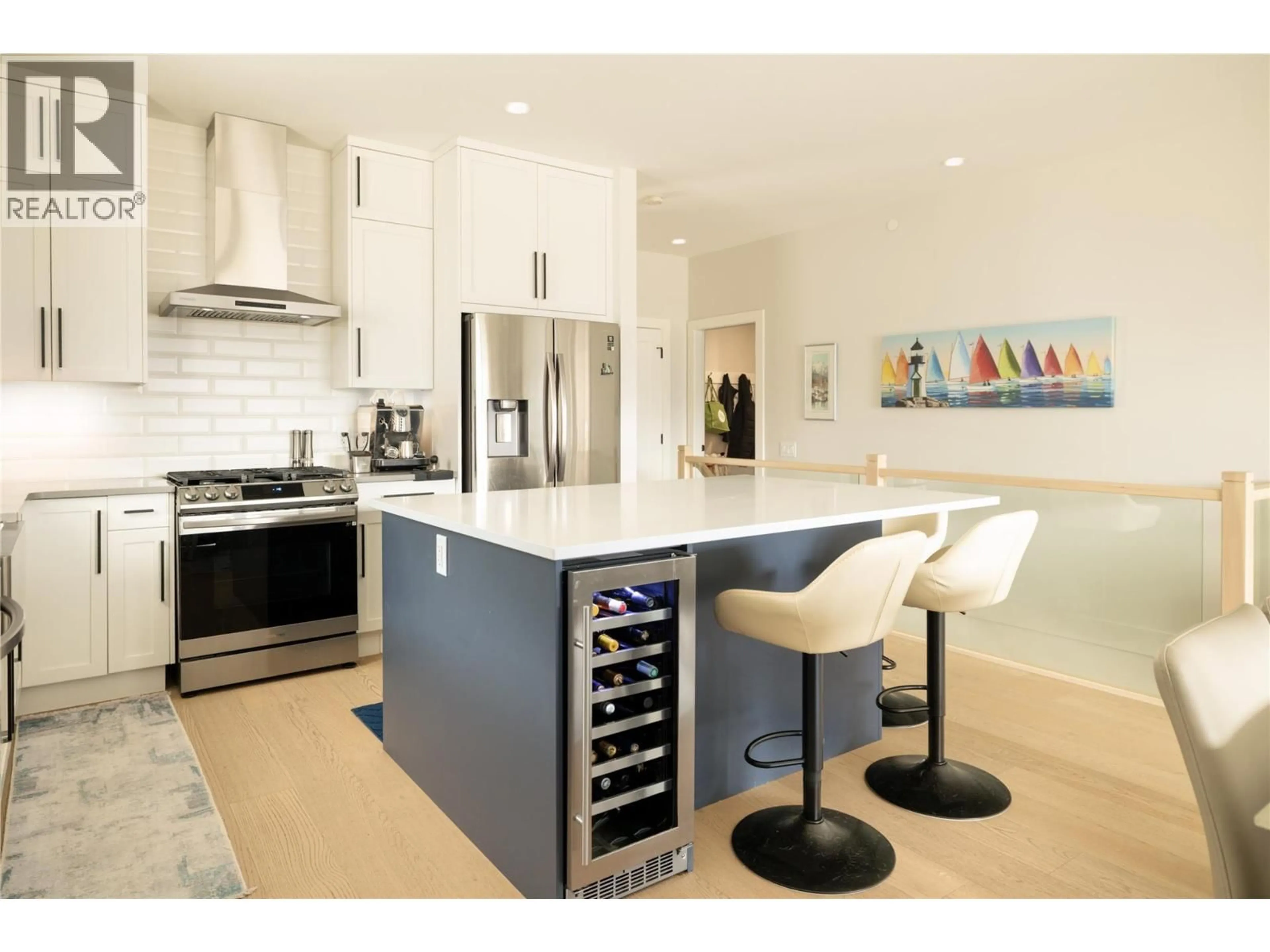 Contemporary kitchen, ceramic/tile floor for 28 - 10100 TYNDALL ROAD, Lake Country British Columbia V4V0A9