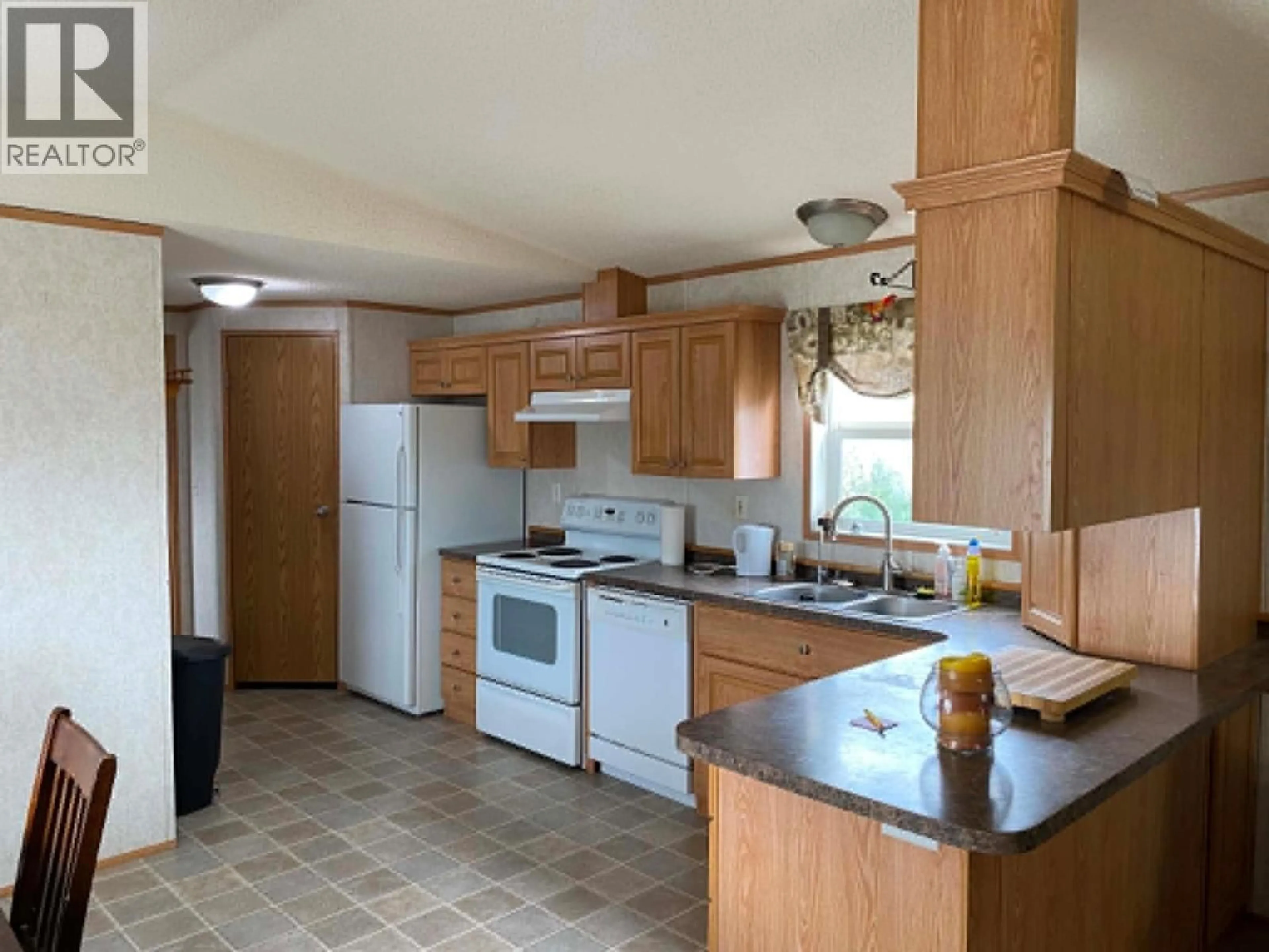 Standard kitchen, unknown for 18 - 9800 18 STREET, Dawson Creek British Columbia V1G5A4