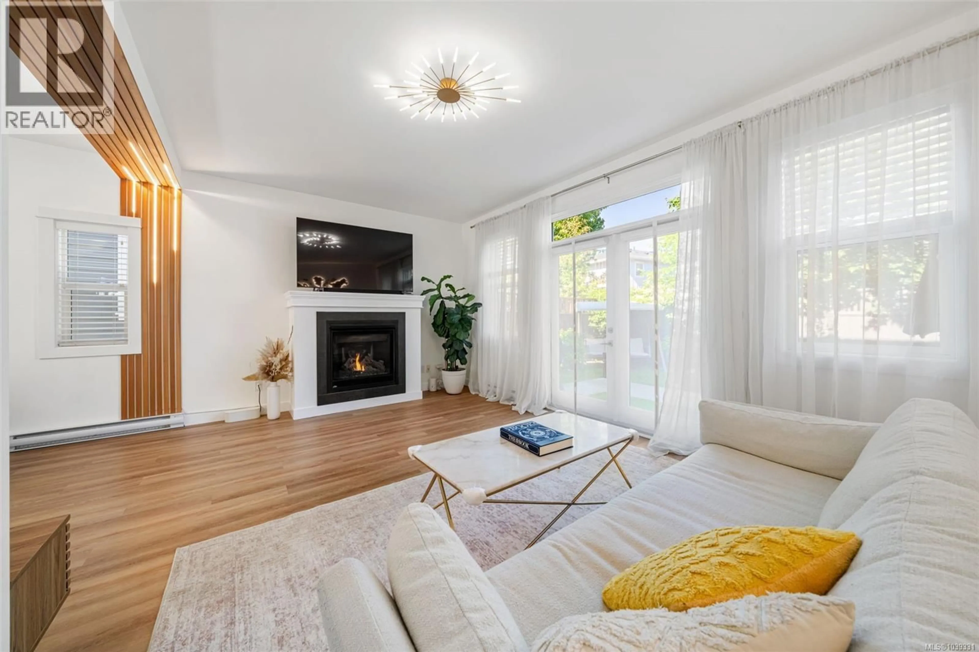 Living room with furniture, unknown for 105 - 1950 JOHN ROAD, North Saanich British Columbia V8L2P9
