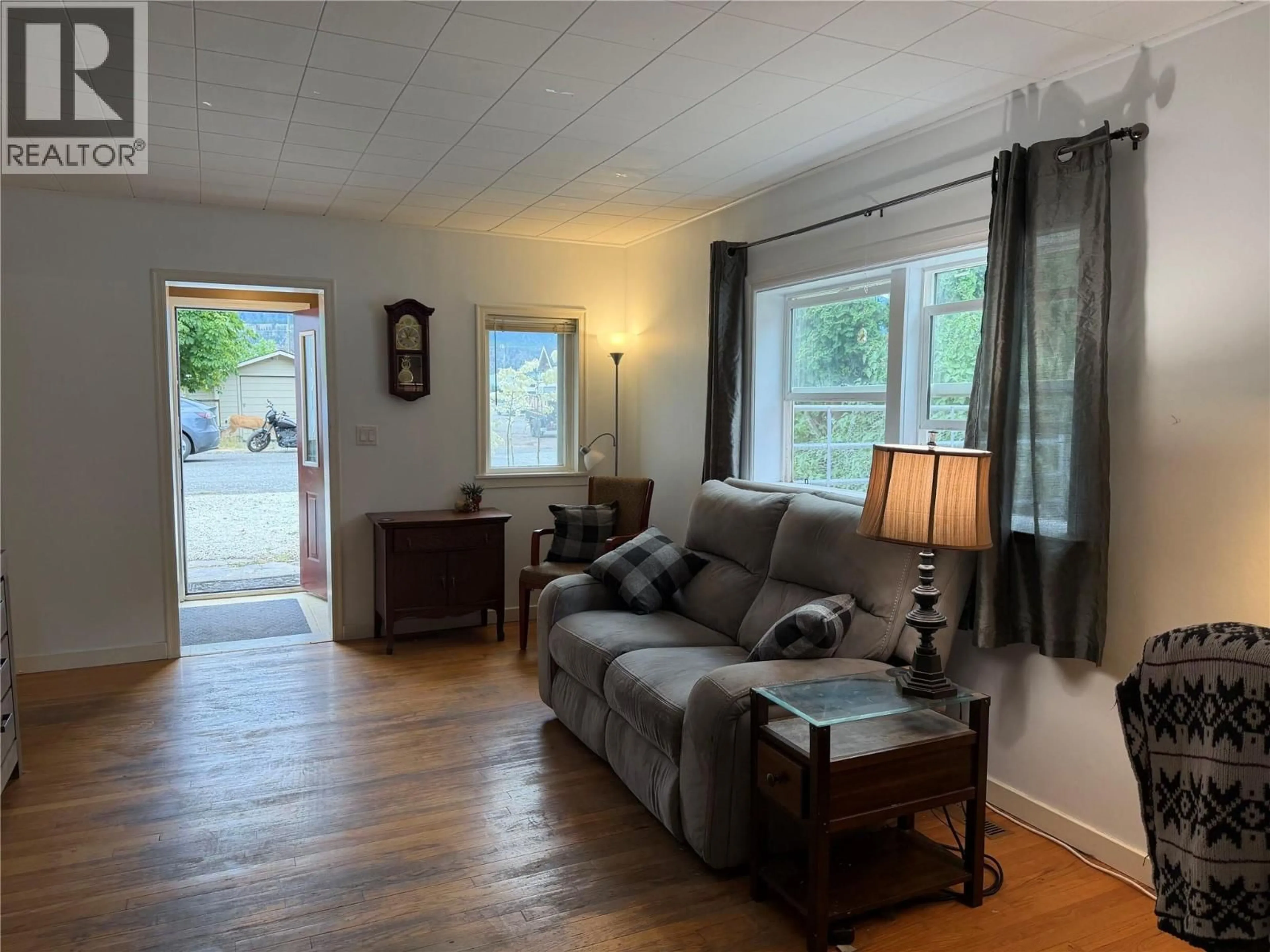 Living room with furniture, unknown for 1607 PINEGROVE STREET, Lillooet British Columbia V0K1V0