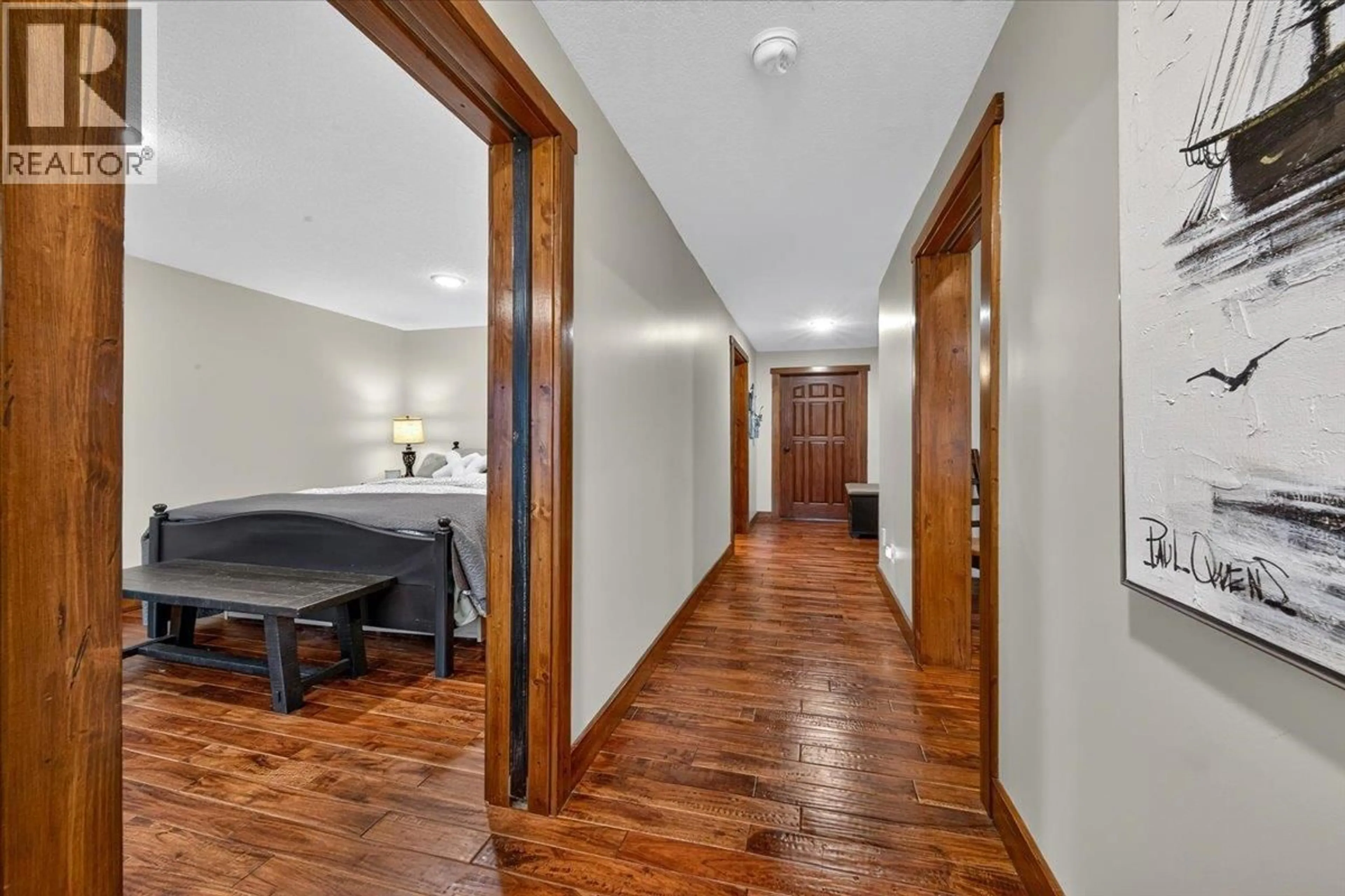 Indoor foyer for 1518 LOWER LAKEVIEW LANE, Invermere British Columbia V0A1K0