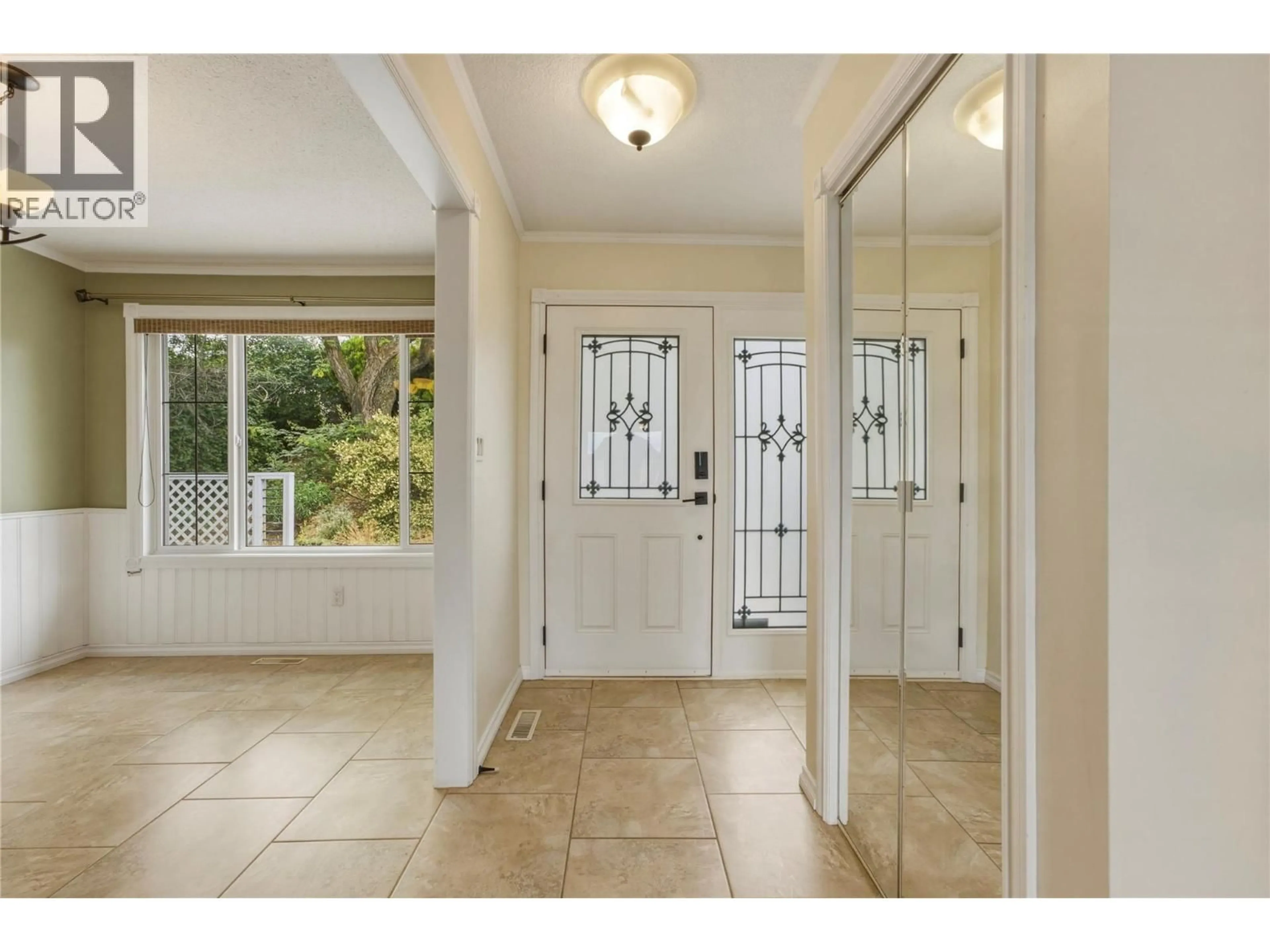 Indoor entryway for 6864 BRYDEN ROAD, Vernon British Columbia V1B3T3