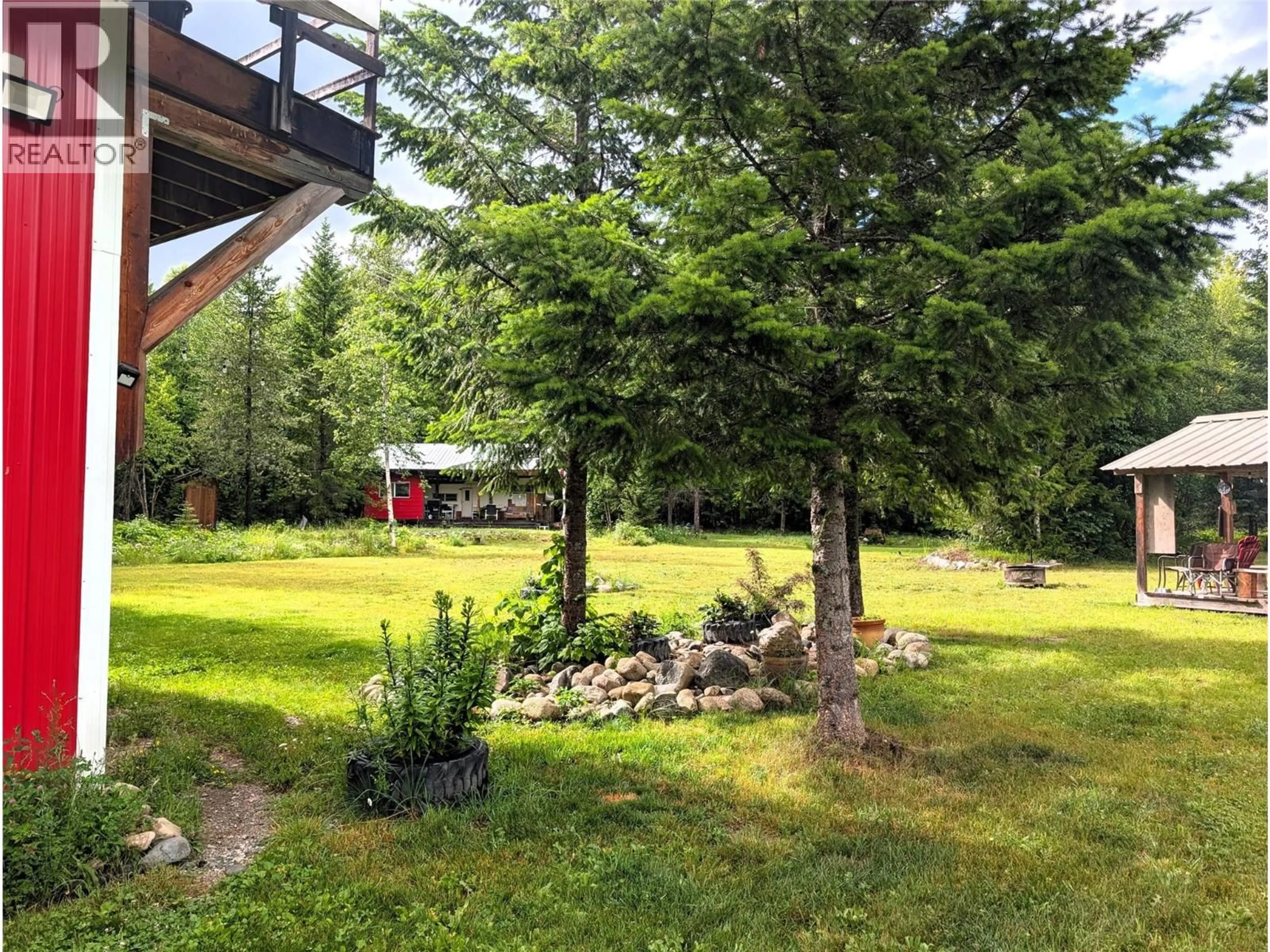 Patio, forest/trees view for 10017 6 HIGHWAY, Edgewood British Columbia V0G1J0