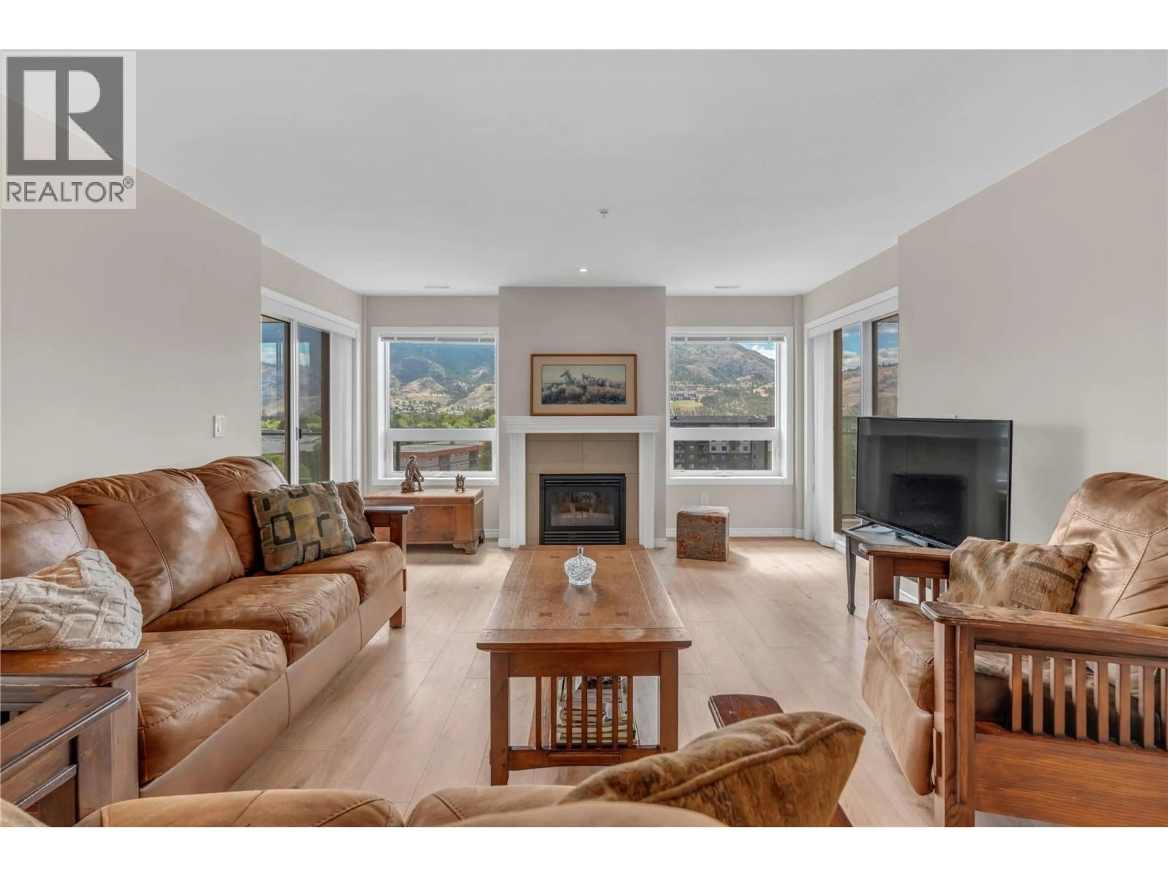 Living room with furniture, unknown for 804 - 3346 SKAHA LAKE ROAD, Penticton British Columbia V2A6G4