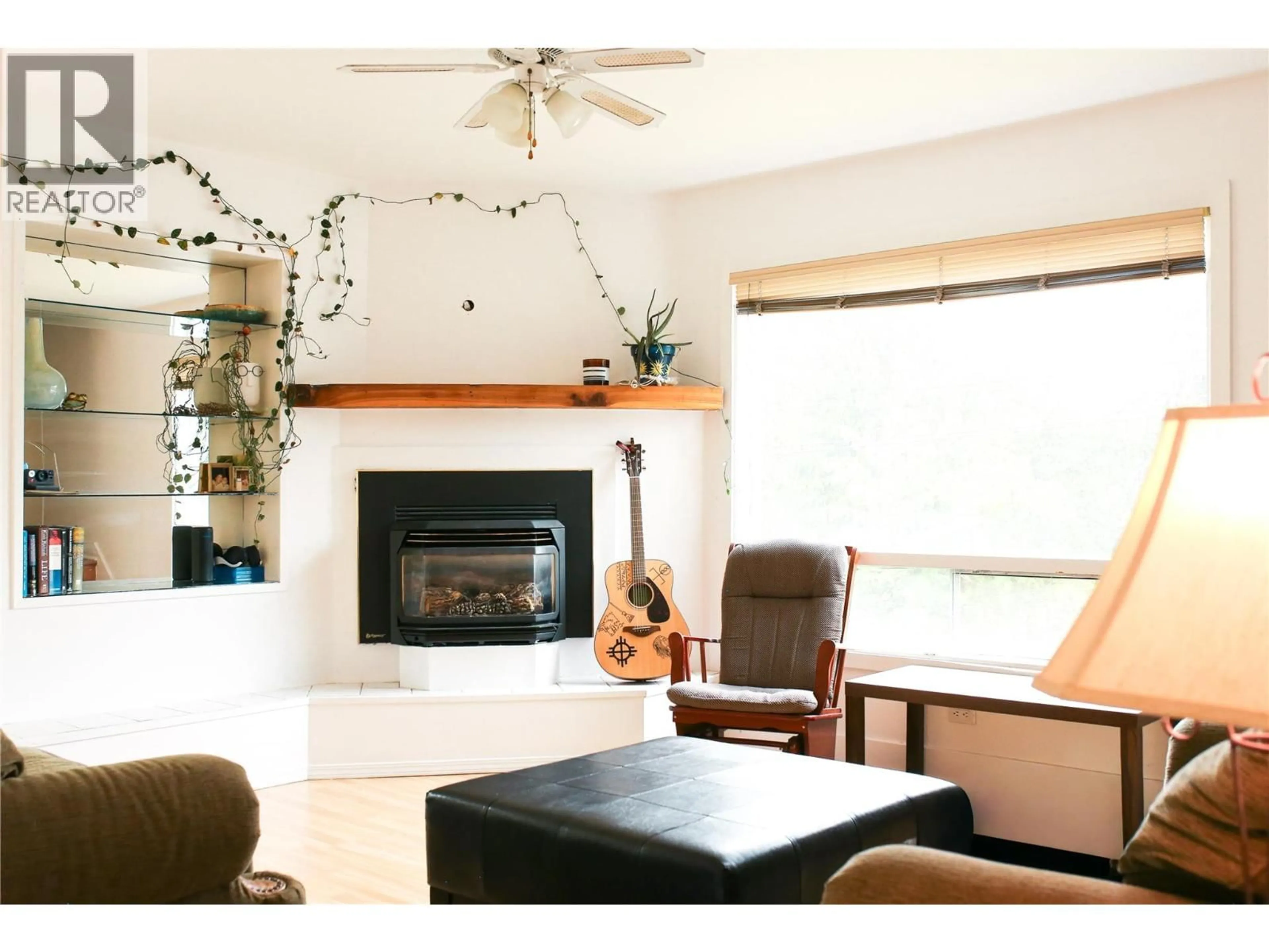 Living room with furniture, unknown for 2170 THOMPSON AVENUE, Rossland British Columbia V0G1Y0