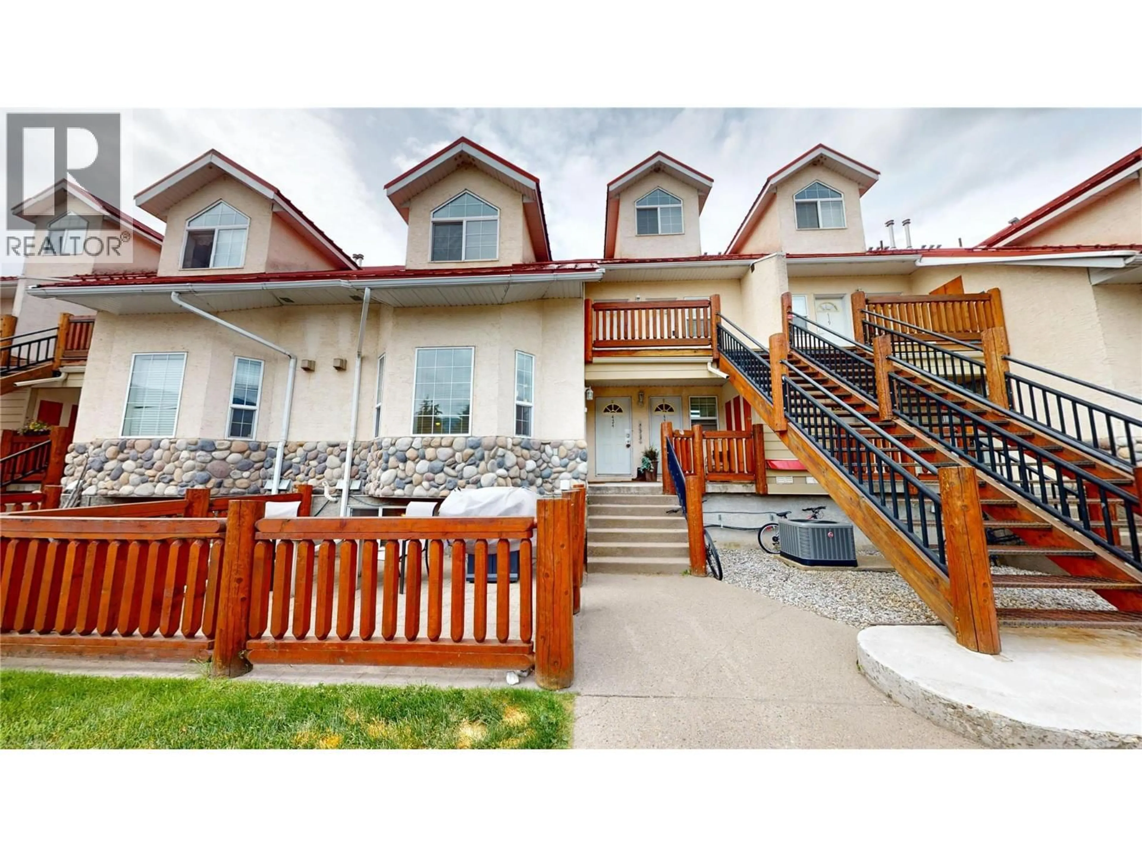 Patio, street for 426 - 400 RIVERSIDE WAY, Fernie British Columbia V0B1M7