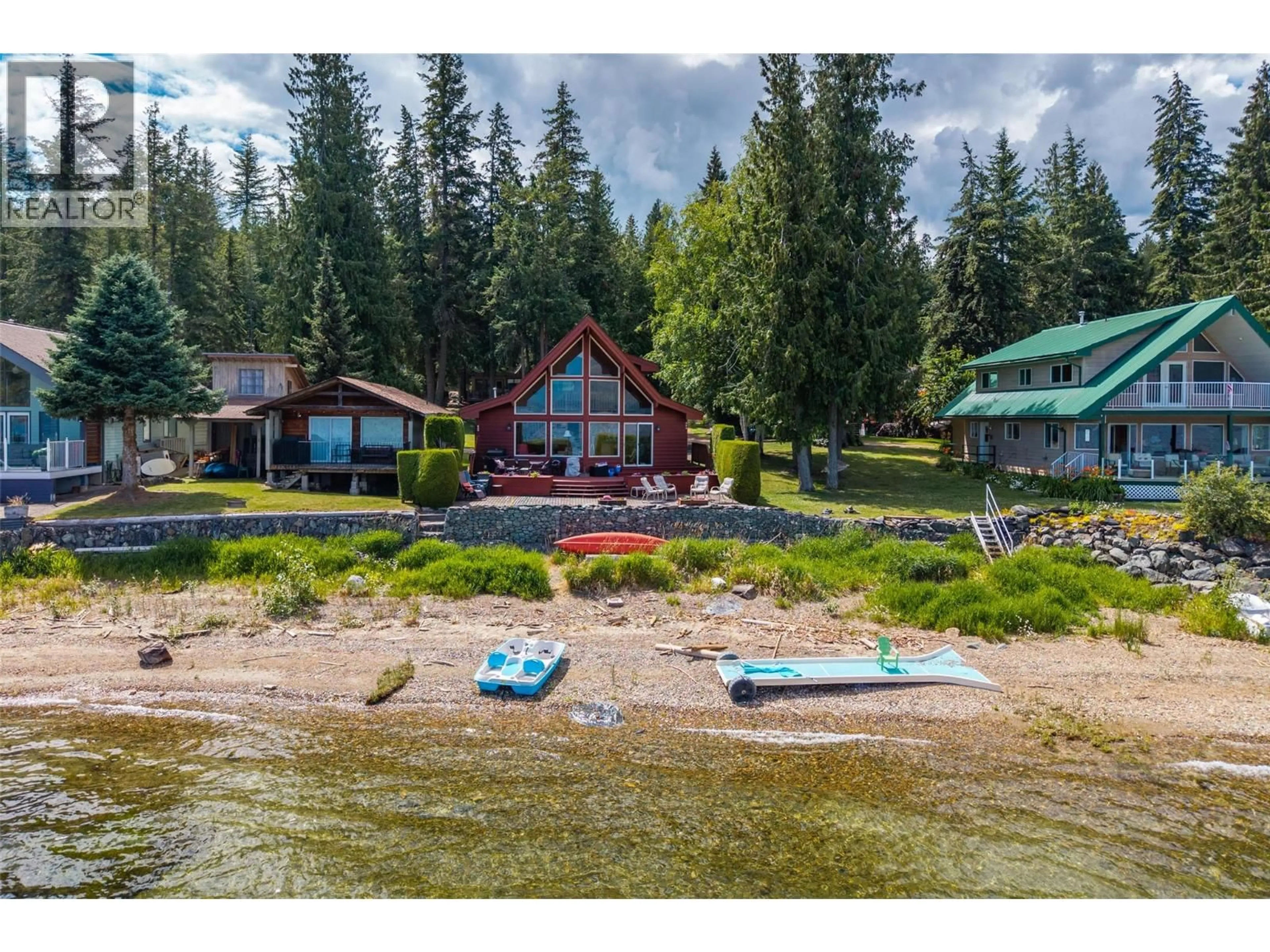 A pic from outside/outdoor area/front of a property/back of a property/a pic from drone, water/lake/river/ocean view for 125 - 1837 ARCHIBALD ROAD, Blind Bay British Columbia V0E2W1