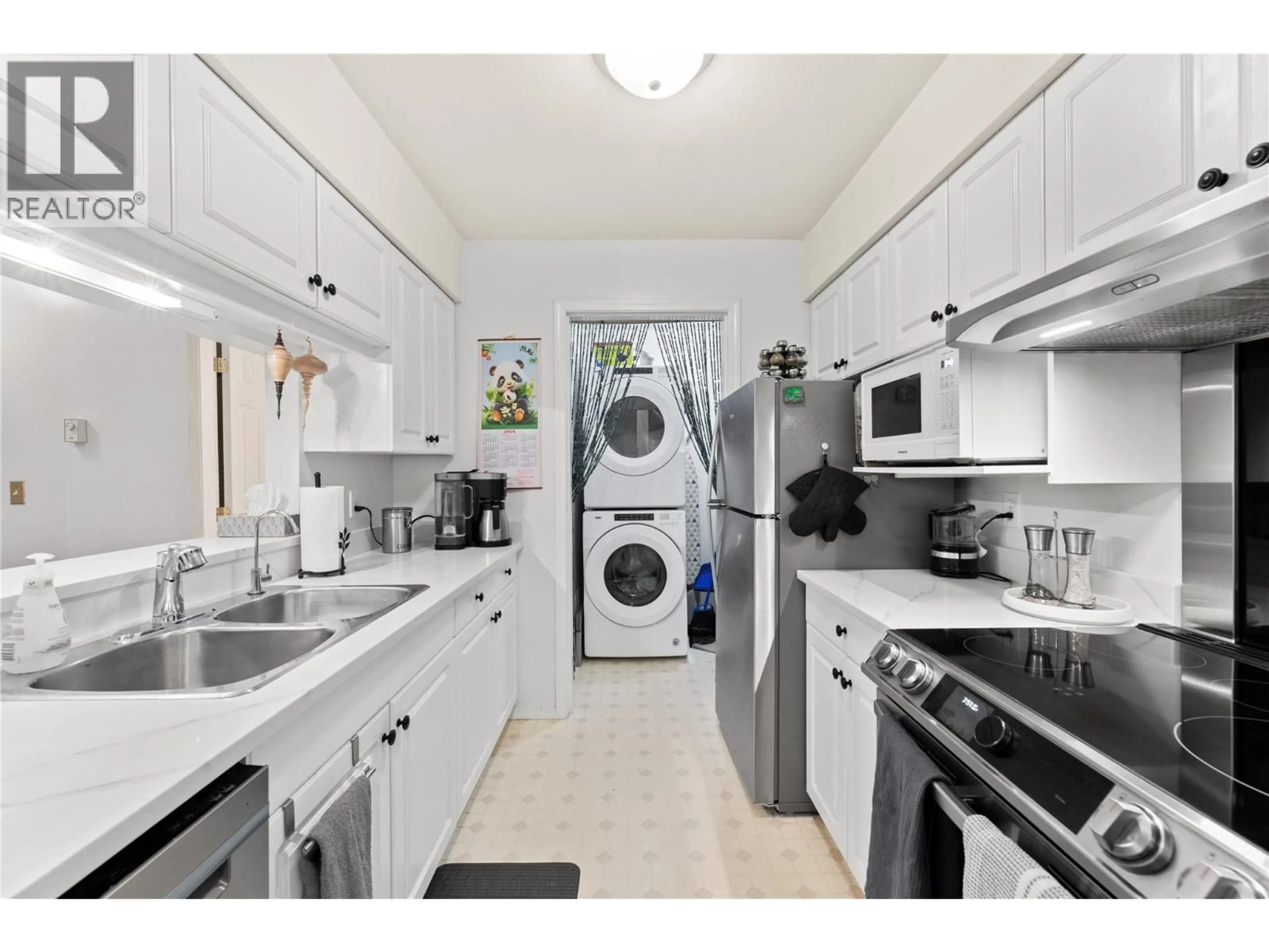 Standard kitchen, ceramic/tile floor for 211 - 650 3 STREET SOUTHWEST, Salmon Arm British Columbia V1E1P6