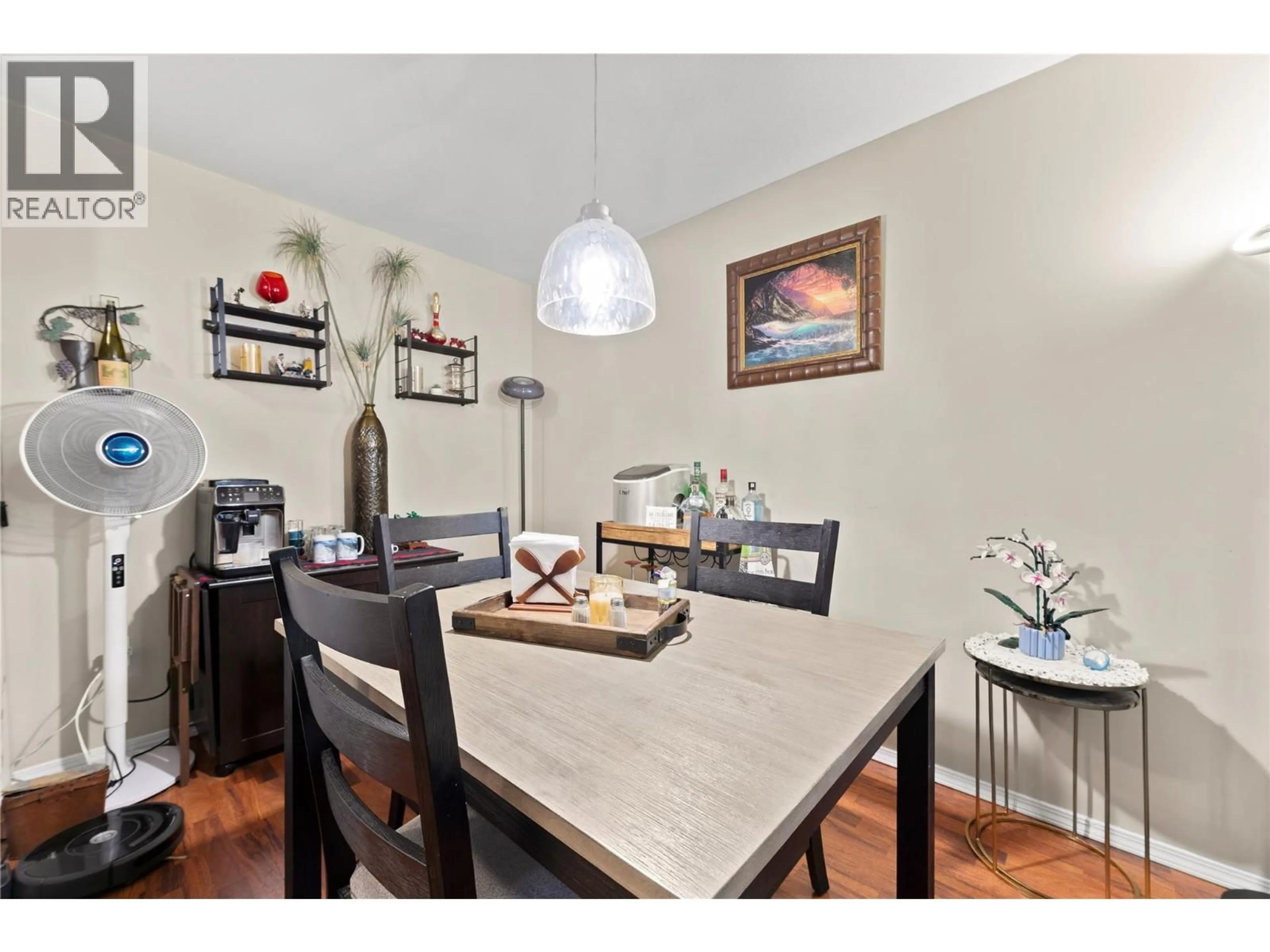 Dining room, wood/laminate floor for 211 - 650 3 STREET SOUTHWEST, Salmon Arm British Columbia V1E1P6