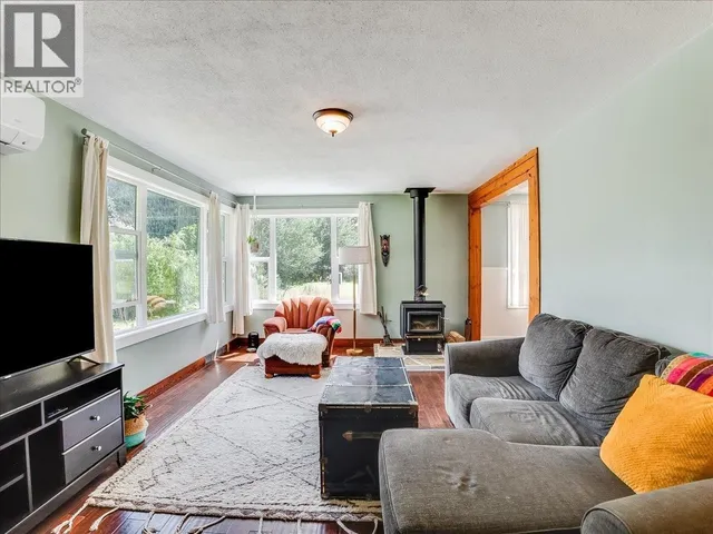 3177 SLOCAN PARK ROAD, Slocan Park 5