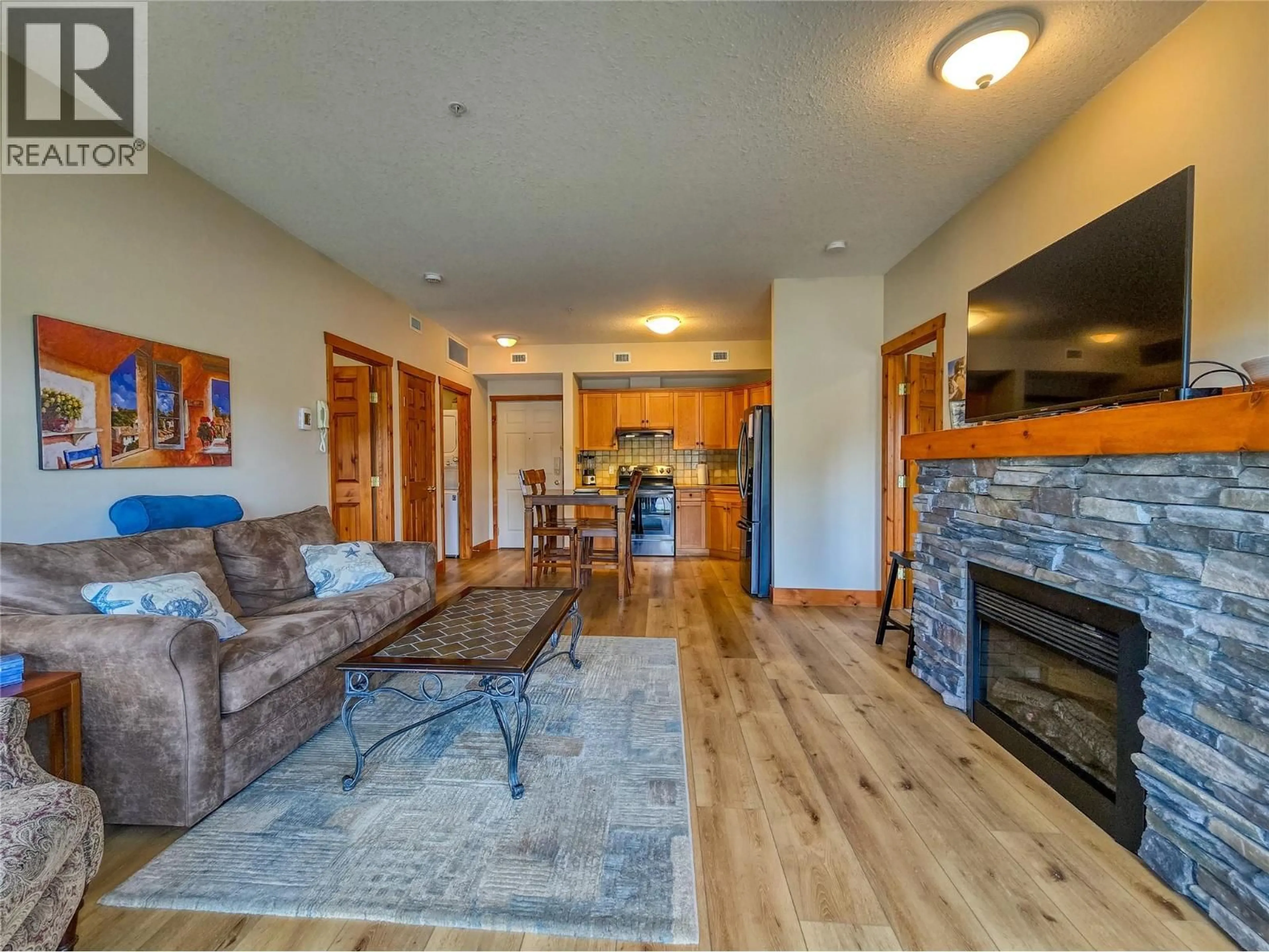 Living room with furniture, unknown for 102 - 701 14A CRESCENT, Invermere British Columbia V0A1K0