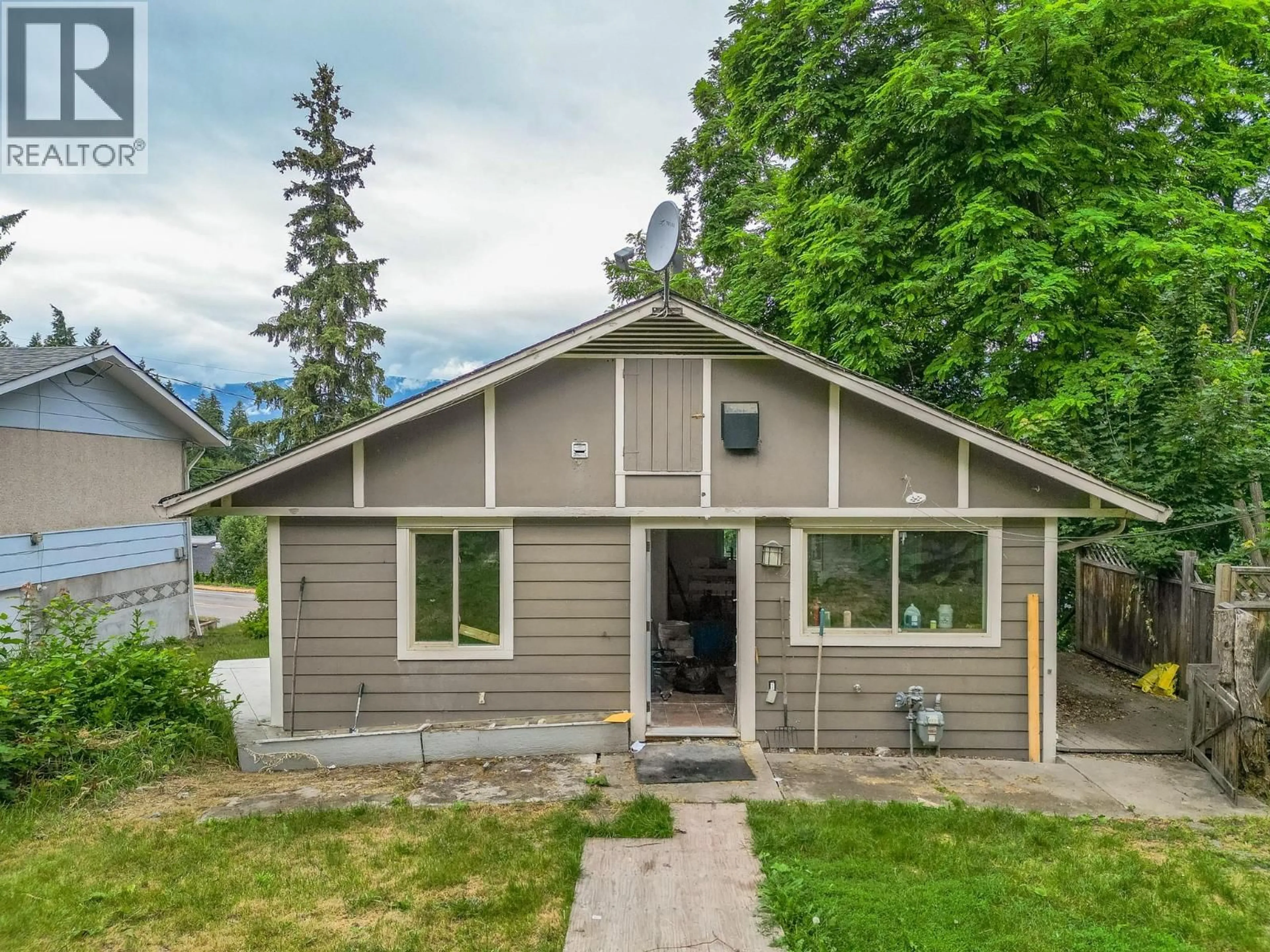 Home with vinyl exterior material, unknown for 630 5 STREET SOUTHEAST, Salmon Arm British Columbia V1E4G2
