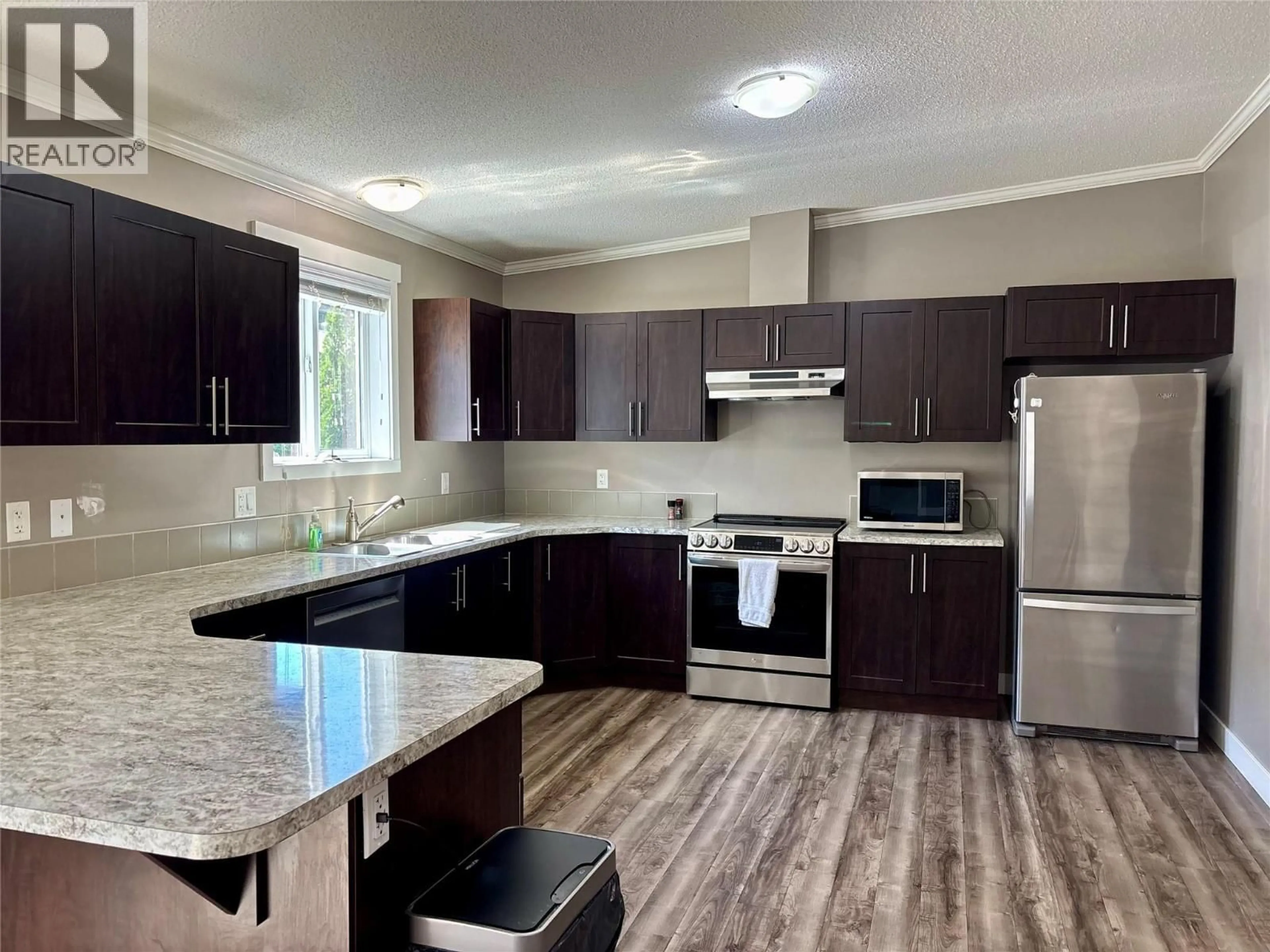 Open concept kitchen, unknown for 66 JOHNSON WAY, Revelstoke British Columbia V0E2S1