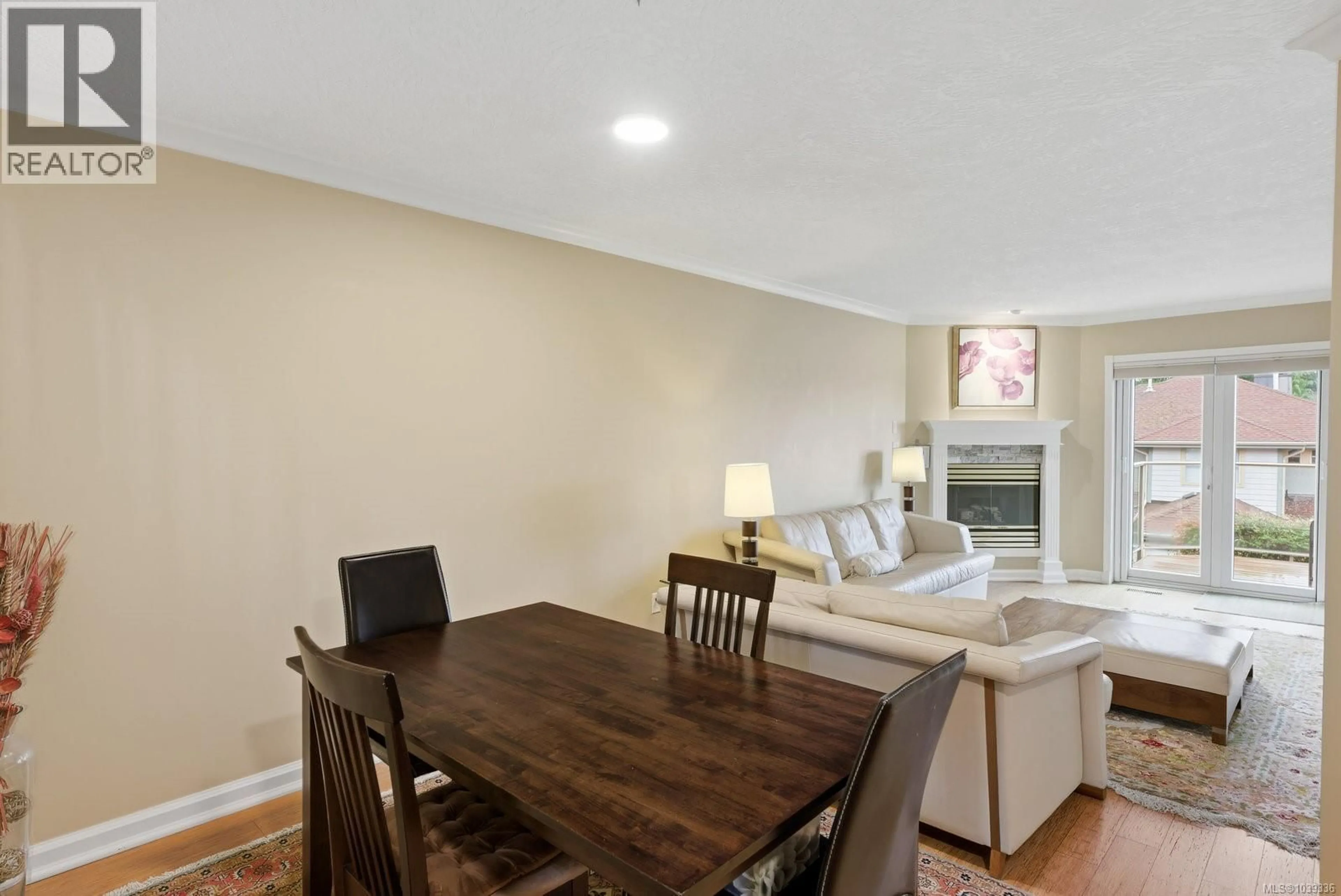Unknown for 8 - 500 MARSETT PLACE, Saanich British Columbia V8Z7J1