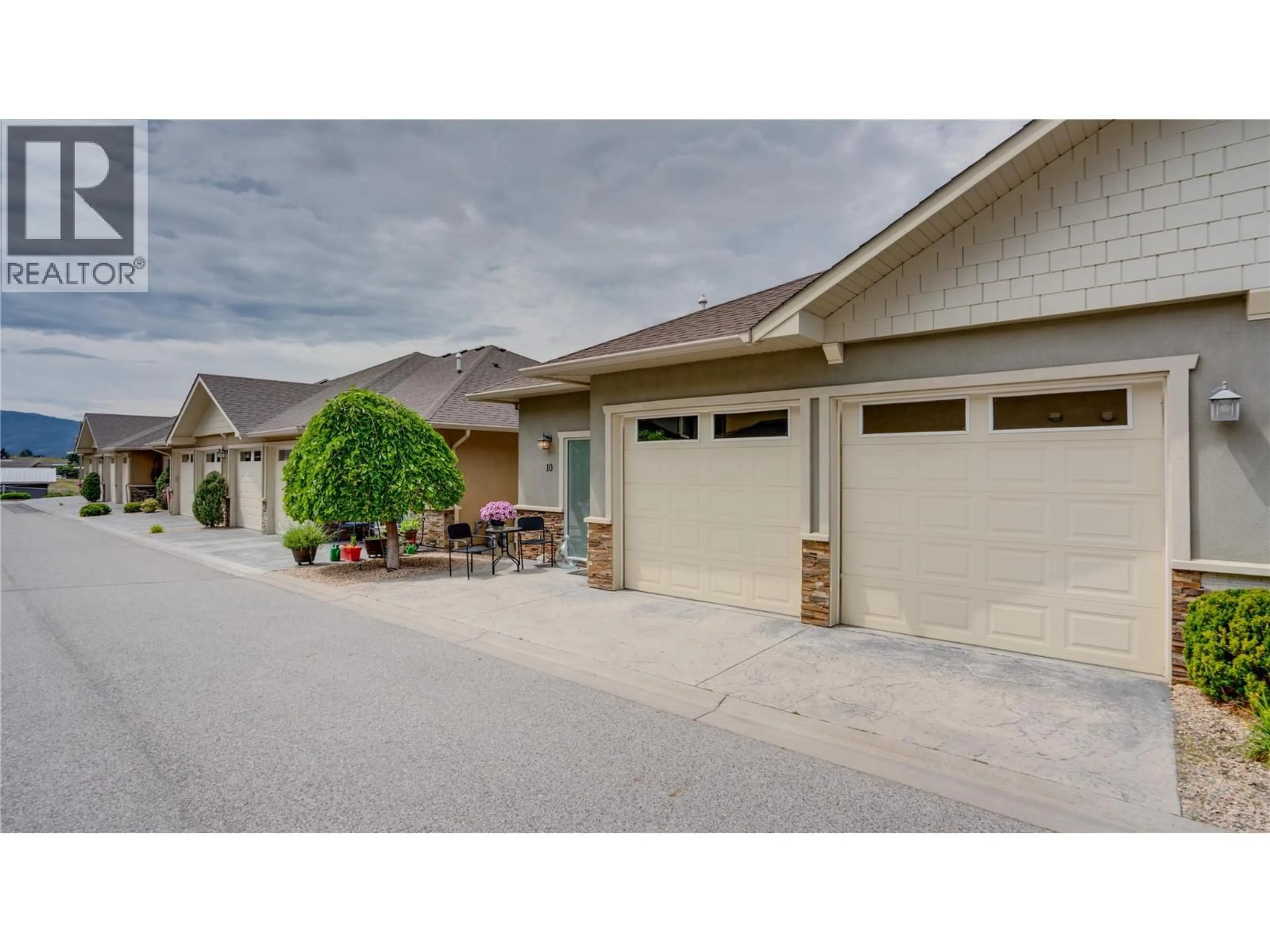 Indoor garage for 10 - 6600 OKANAGAN AVENUE, Vernon British Columbia V1H2K6