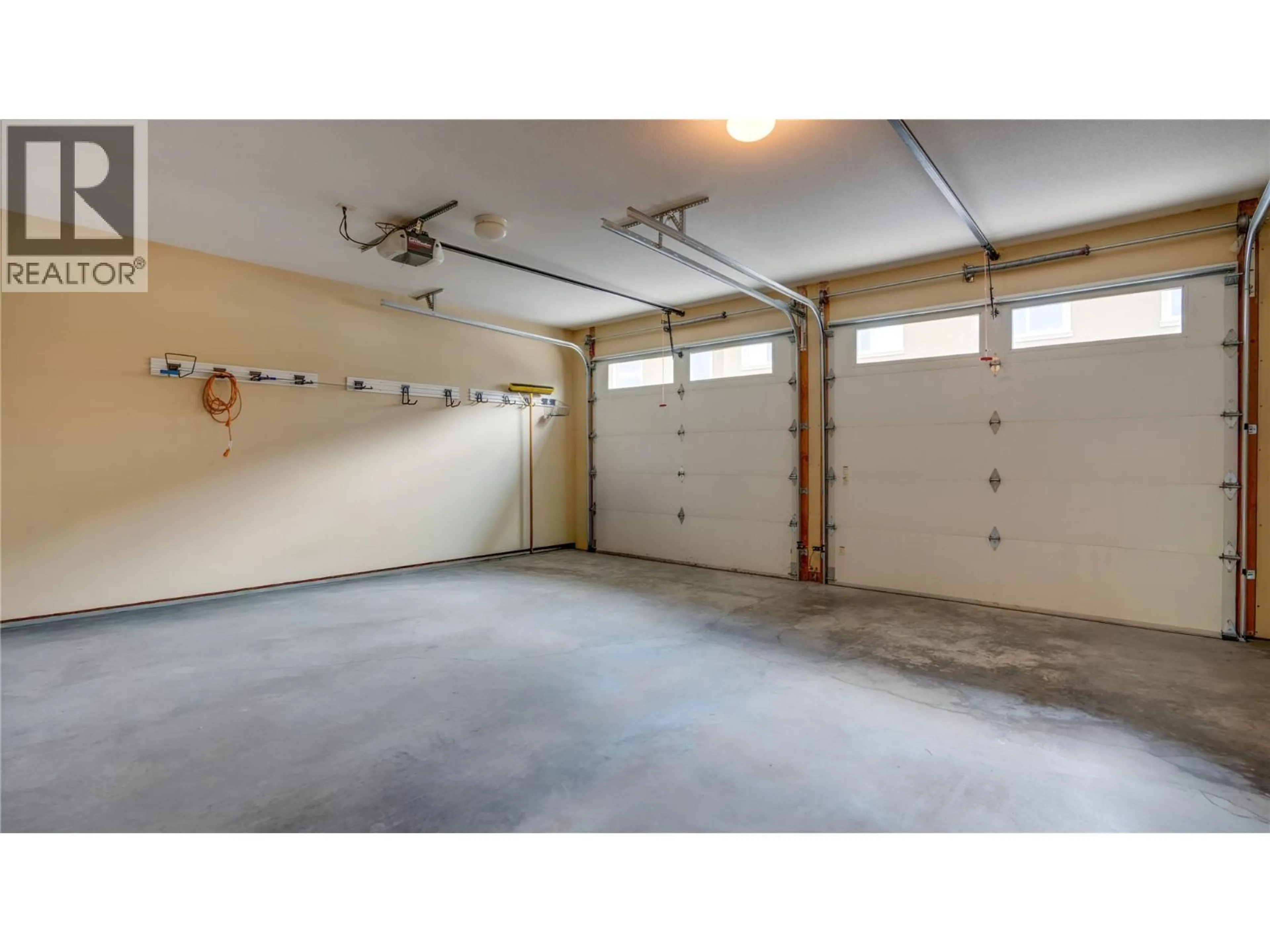Indoor garage for 10 - 6600 OKANAGAN AVENUE, Vernon British Columbia V1H2K6