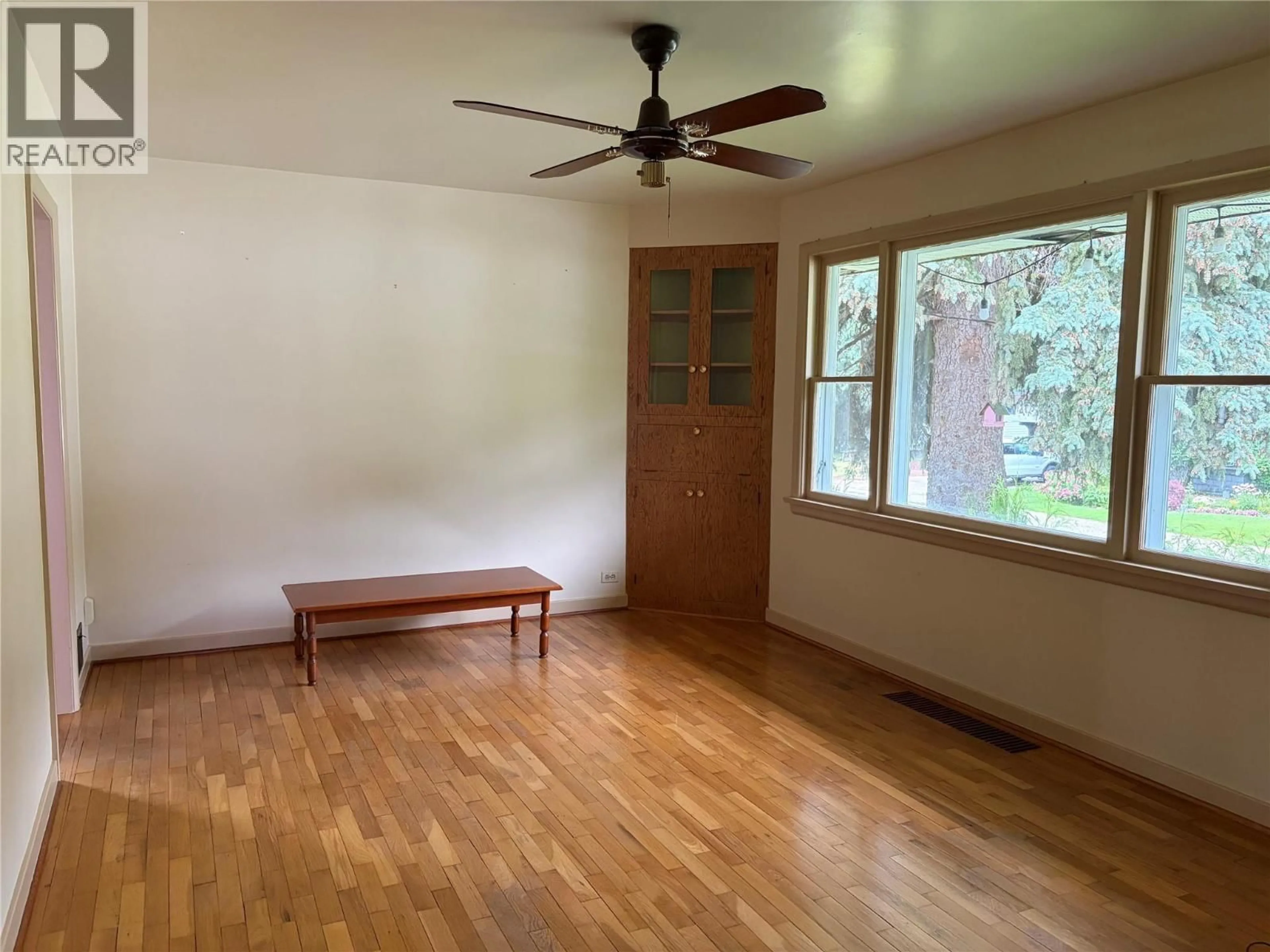 A pic of a room for 355 9TH AVENUE, Montrose British Columbia V0G1P0