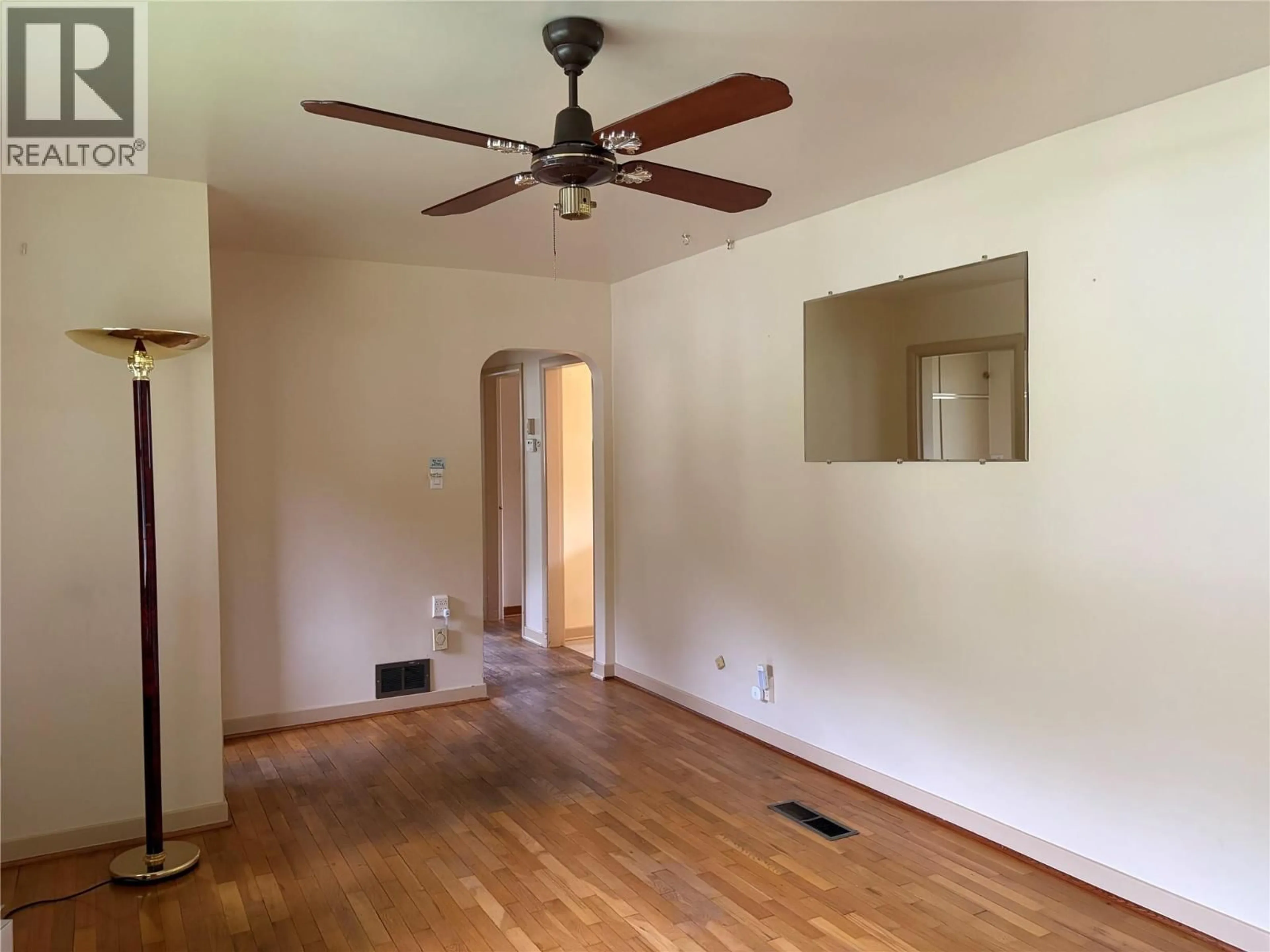A pic of a room for 355 9TH AVENUE, Montrose British Columbia V0G1P0