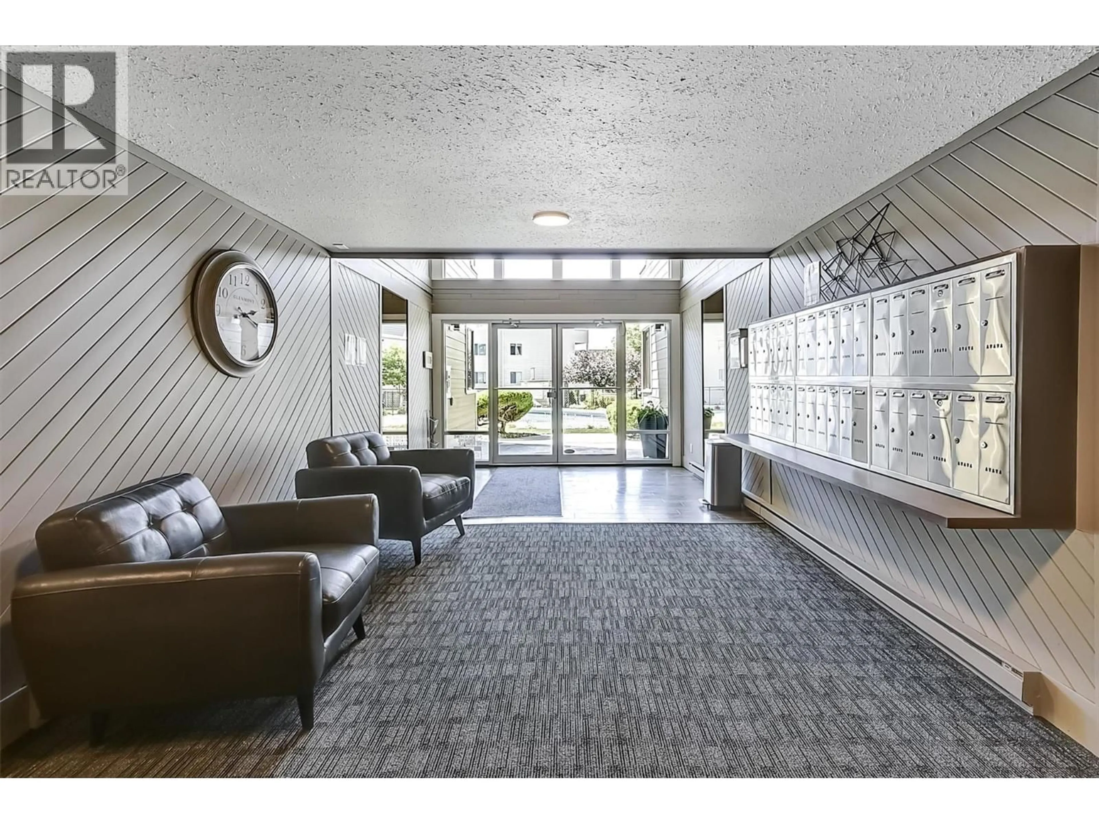Indoor foyer for 332 - 495 ALL STAR COURT, Kelowna British Columbia V1X5N7