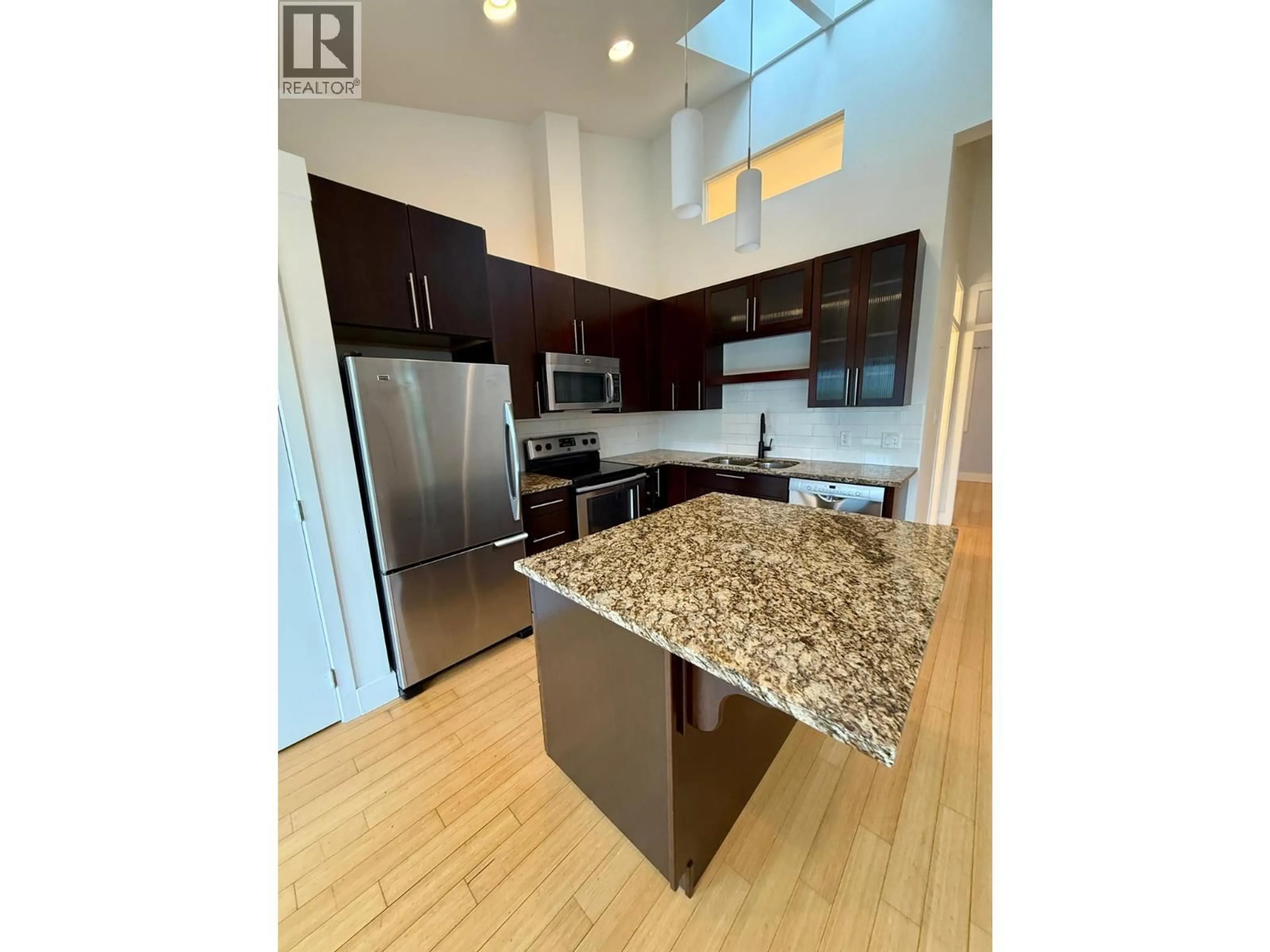 Open concept kitchen, unknown for 8 - 702 FOURTH STREET, Nelson British Columbia V1L2S8