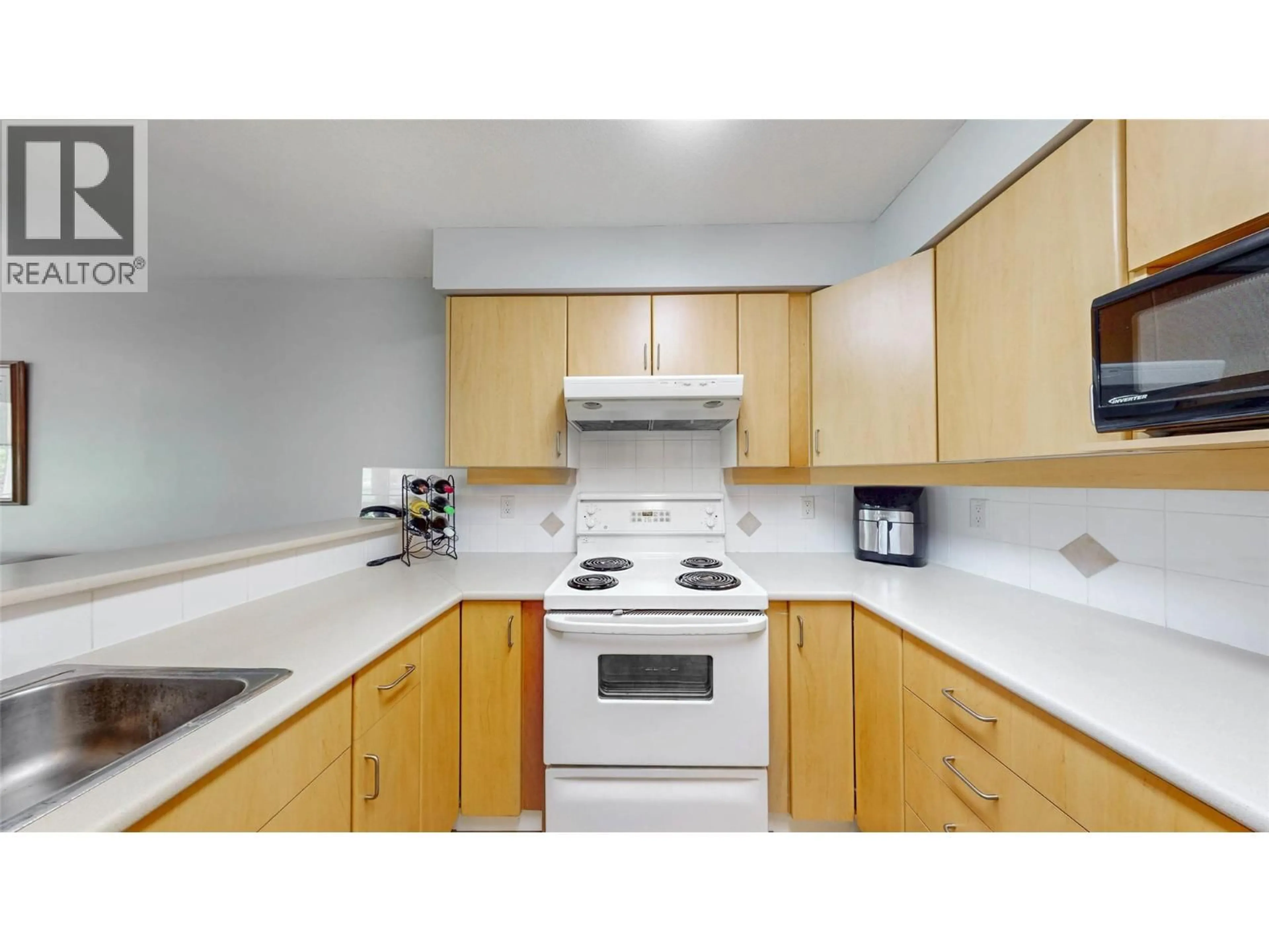 Standard kitchen, unknown for 308 - 7600 COTTONWOOD DRIVE, Osoyoos British Columbia V0H1V3