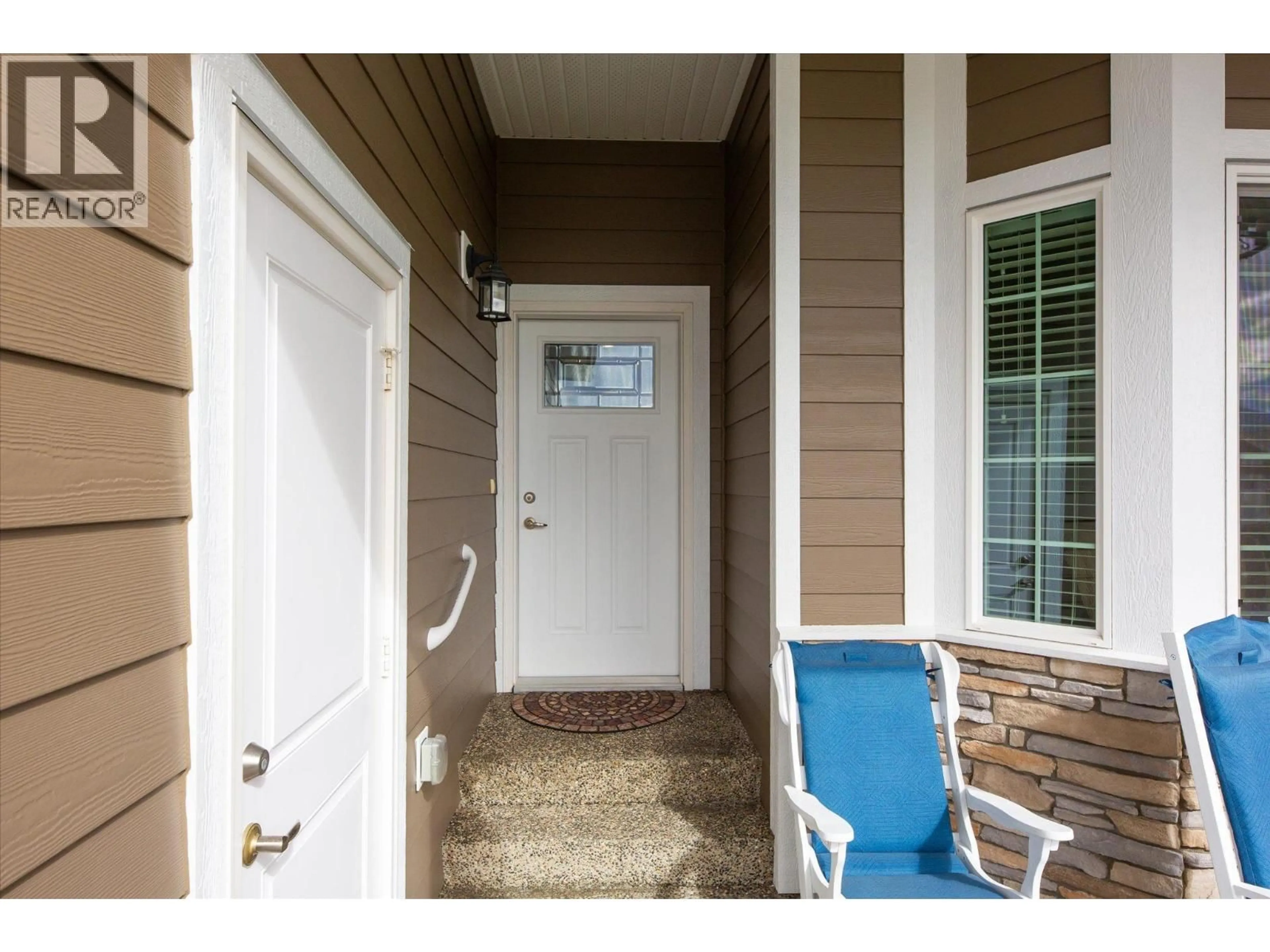 Indoor entryway for 2063 ASPEN DRIVE, West Kelowna British Columbia V4T3A5