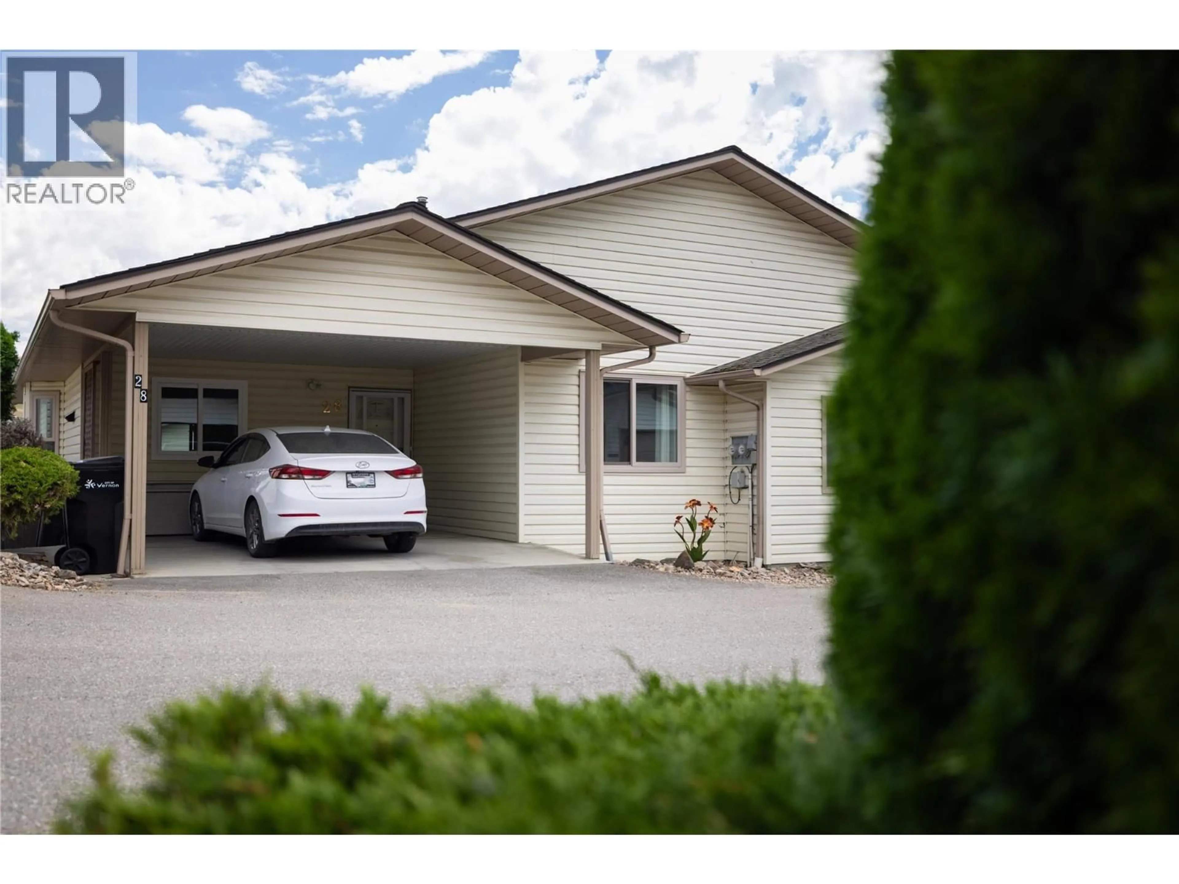 Indoor garage for 28 - 4303 27 AVENUE, Vernon British Columbia V1T6L2