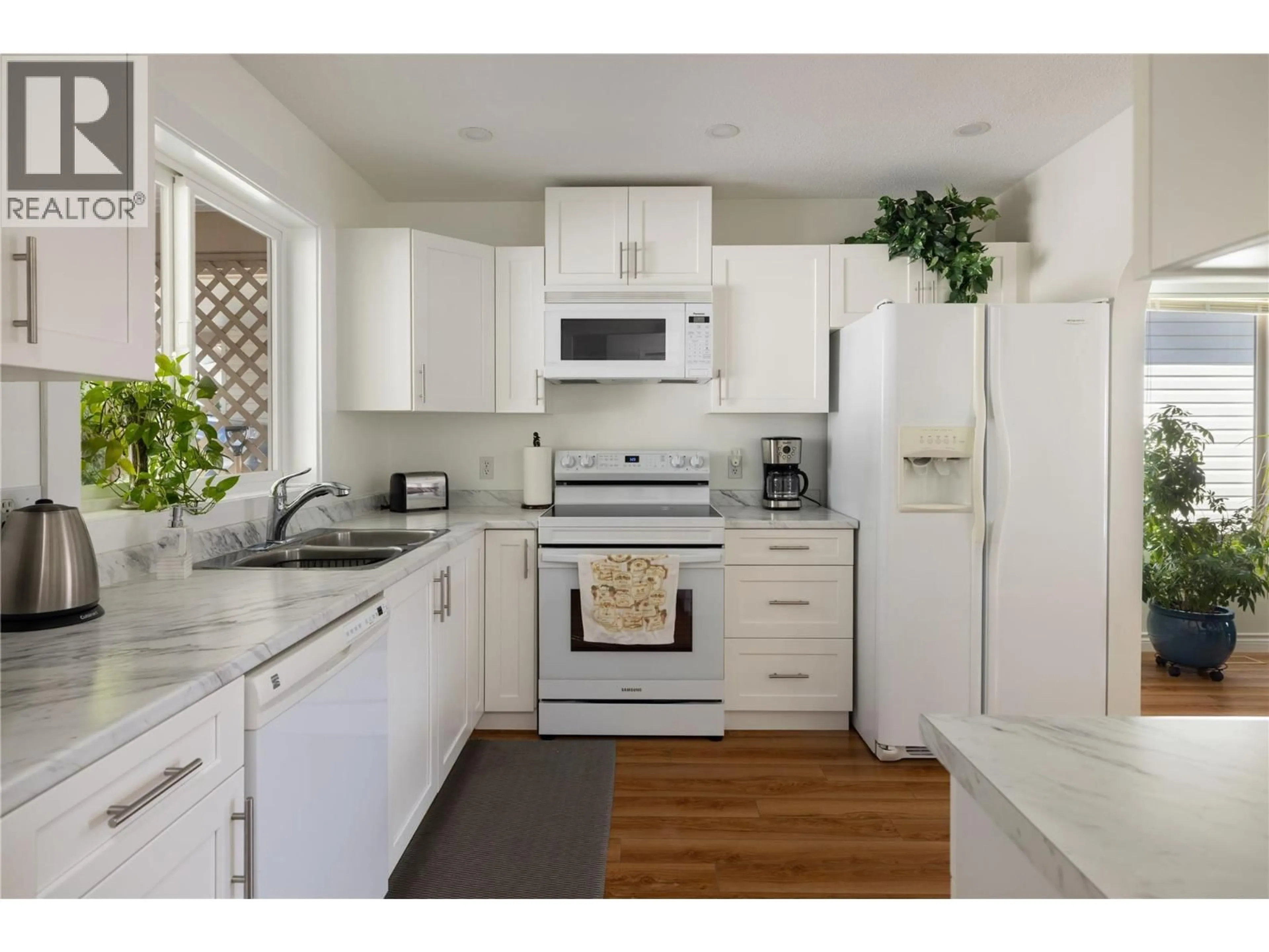 Standard kitchen, unknown for 28 - 4303 27 AVENUE, Vernon British Columbia V1T6L2
