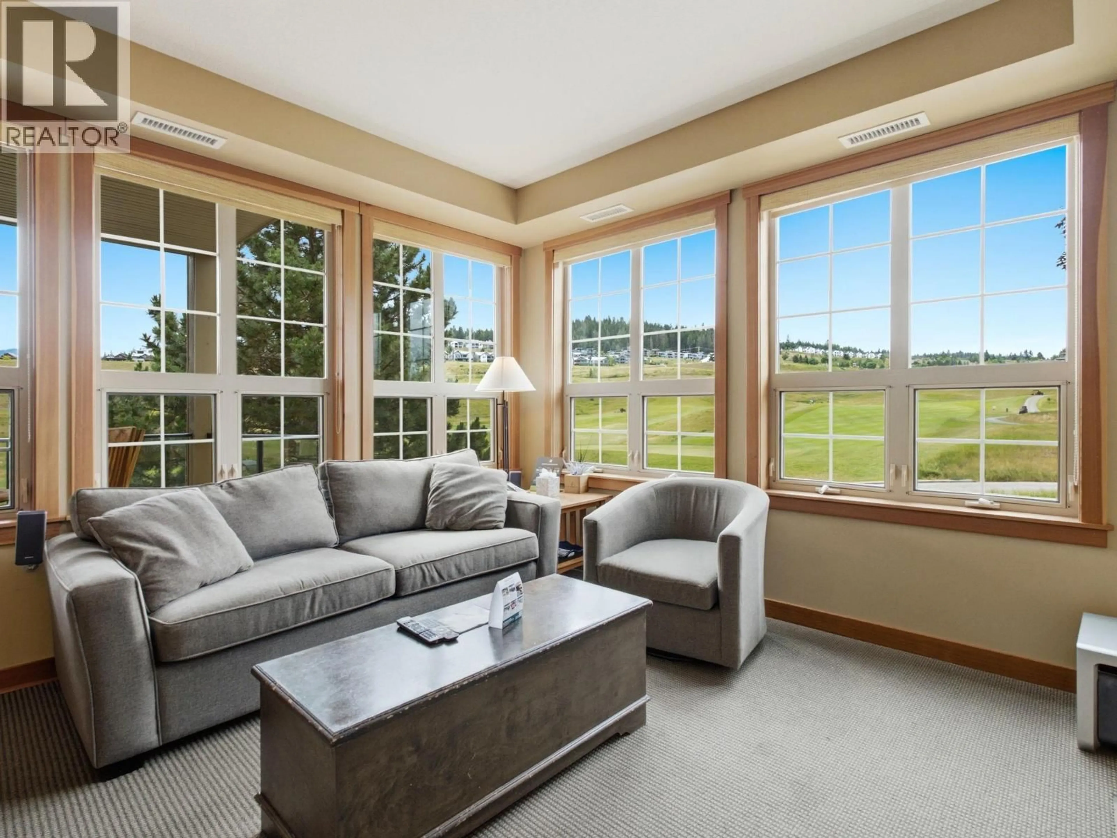 Living room with furniture, unknown for 226 - 105 VILLAGE CENTER COURT, Vernon British Columbia V1H1Y8