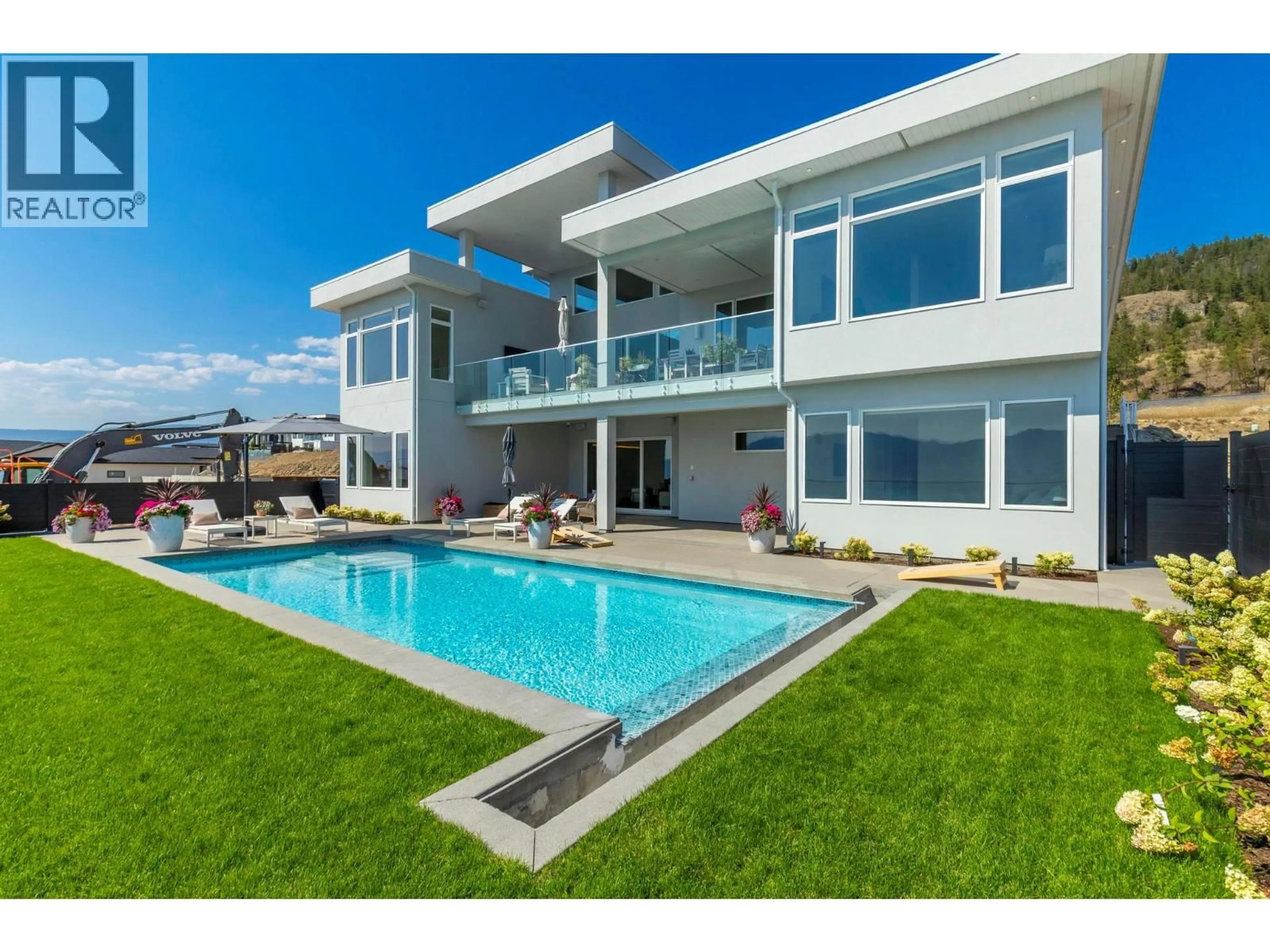 Pool for 1391 VINEYARD DRIVE, West Kelowna British Columbia V4T0E9