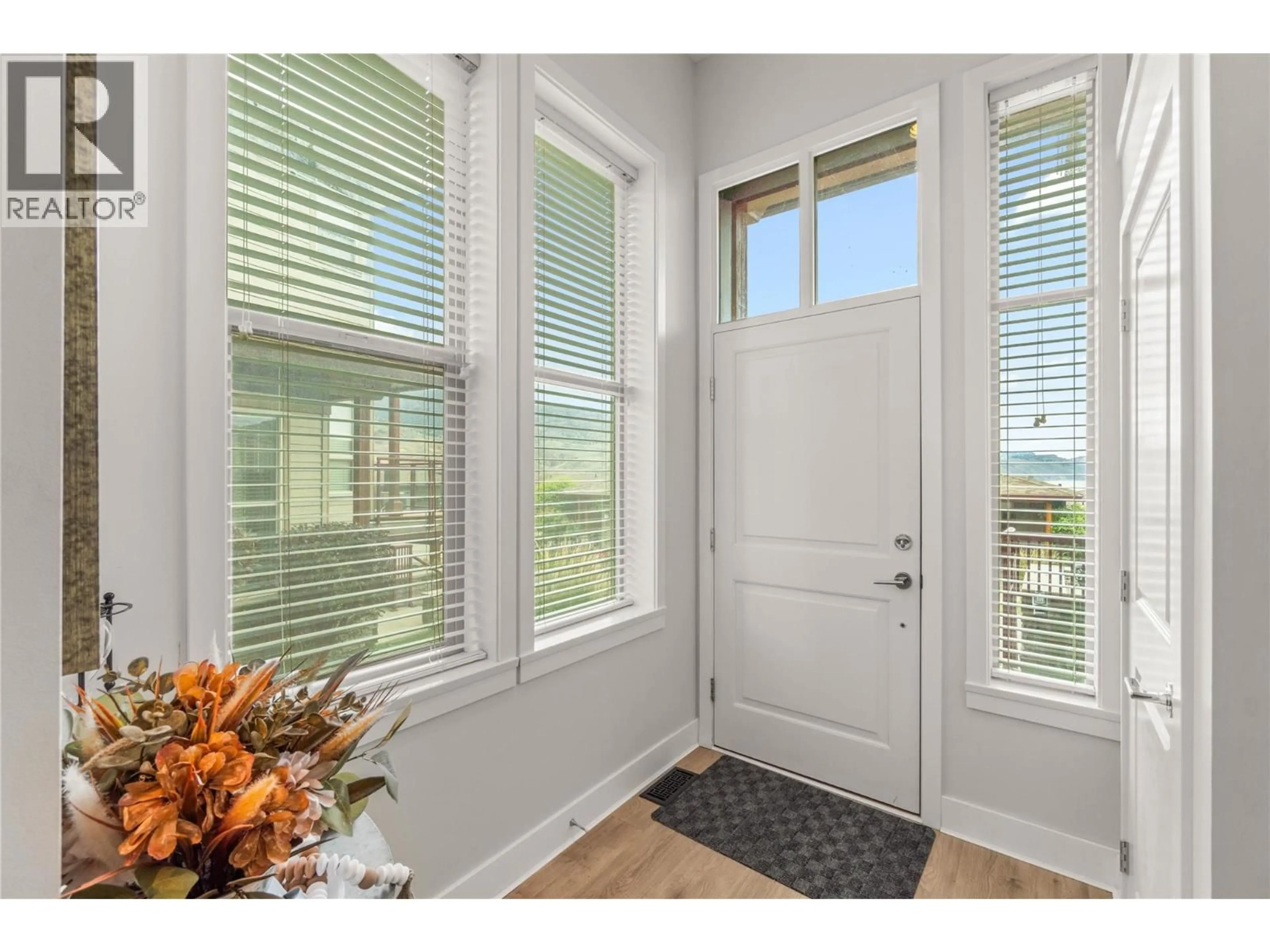 Indoor entryway for 16 - 175 HOLLOWAY DRIVE, Kamloops British Columbia V1S0B2