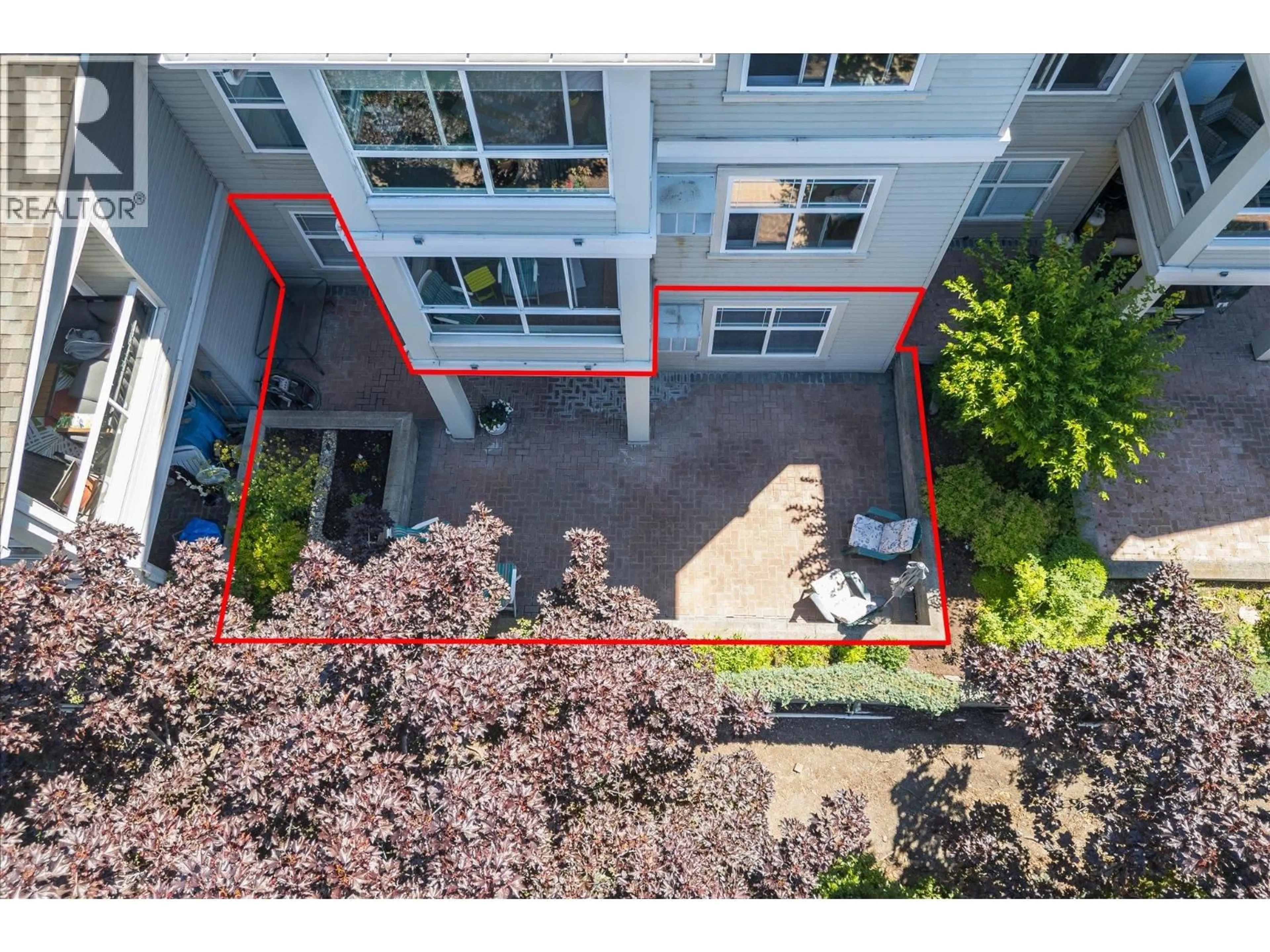 A pic from outside/outdoor area/front of a property/back of a property/a pic from drone, unknown for 106 - 555 HOUGHTON ROAD, Kelowna British Columbia V1X7P9