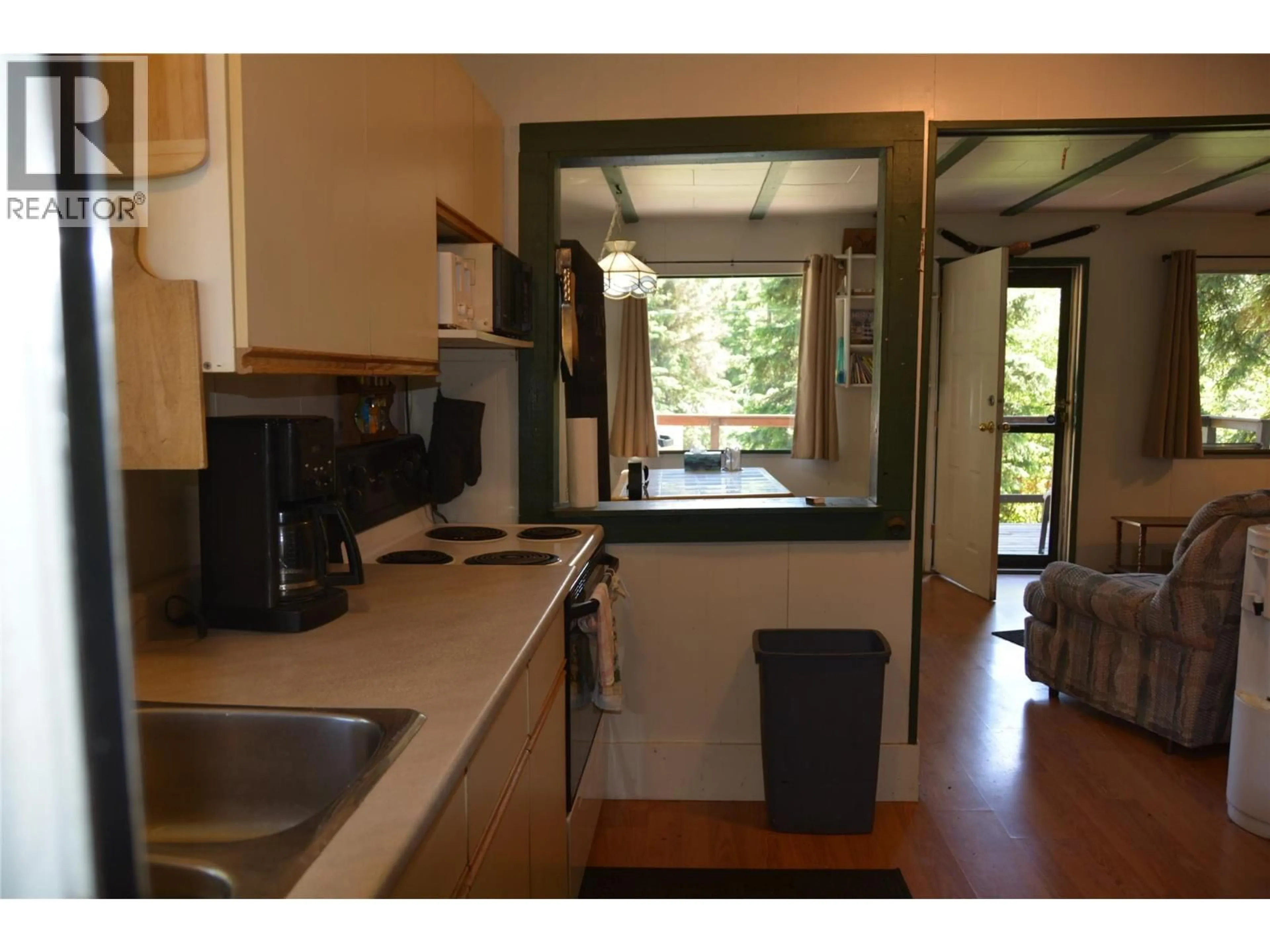 Standard kitchen, unknown for 9019 DOYLE ROAD, Kamloops British Columbia V0E1Z1