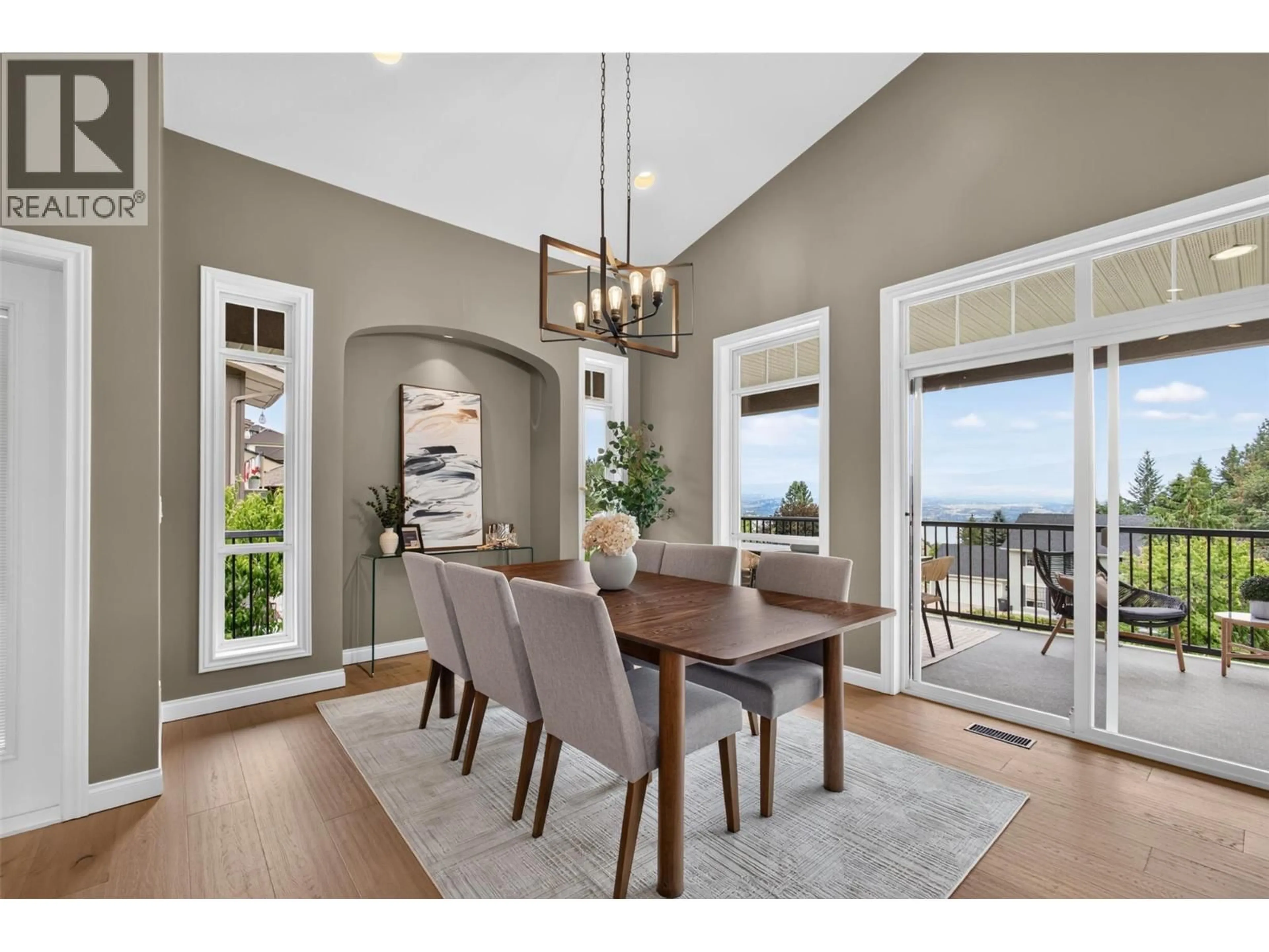 Dining room, wood/laminate floor for 1274 LAKEVIEW COVE PLACE, West Kelowna British Columbia V1Z3P6