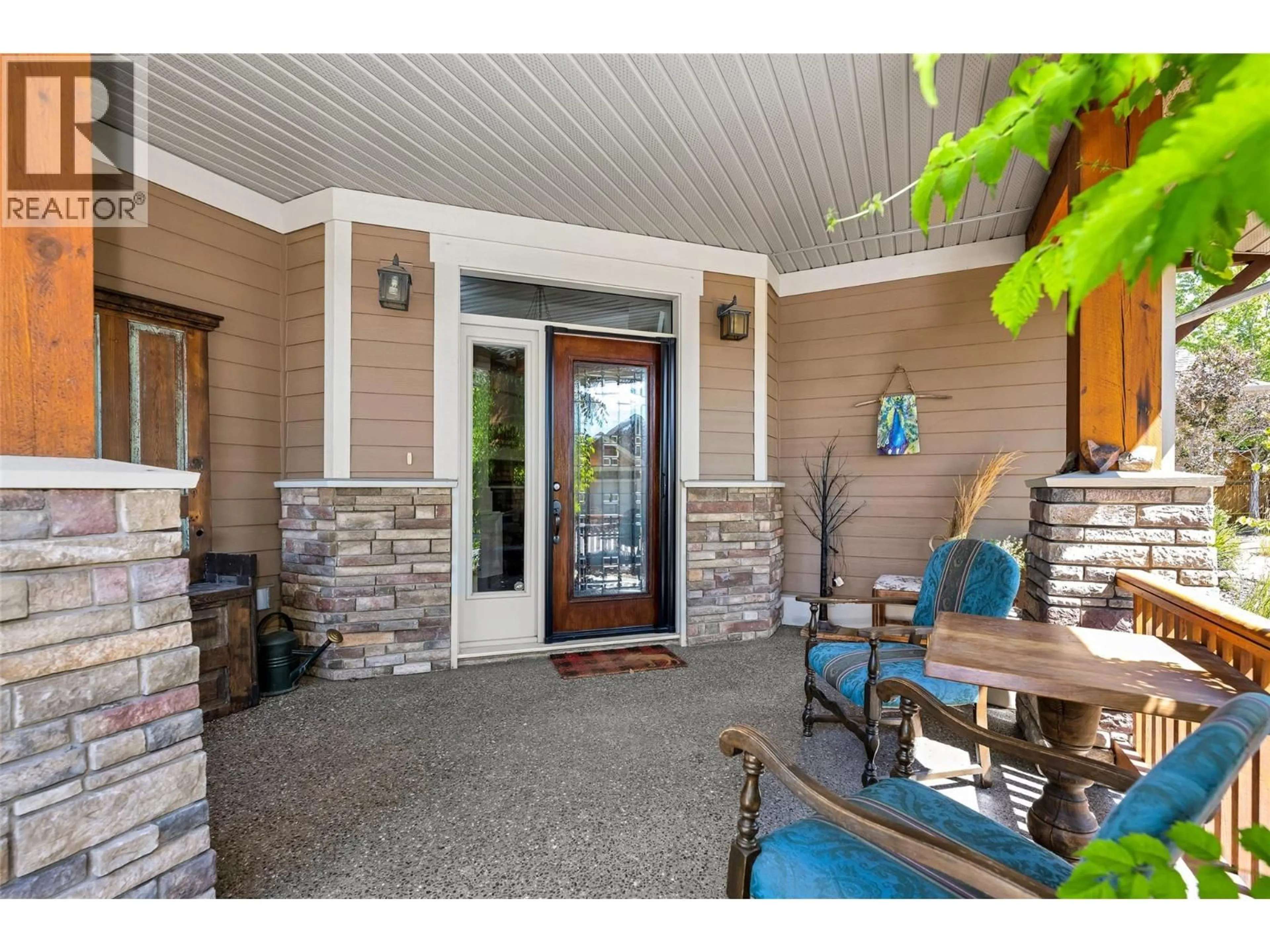 Indoor entryway for 4111 CAMELBACK WAY, Vernon British Columbia V1T9W4