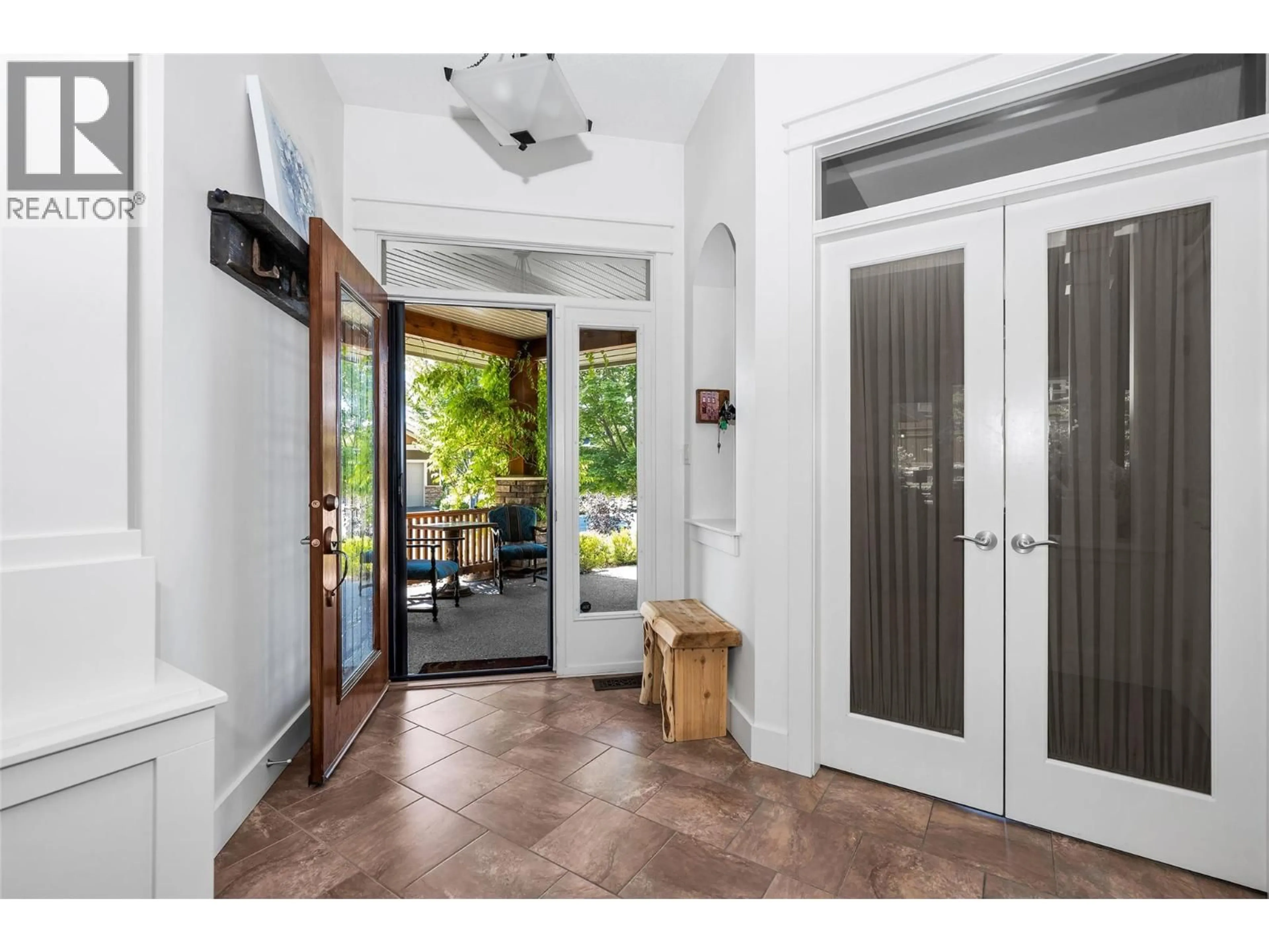 Indoor entryway for 4111 CAMELBACK WAY, Vernon British Columbia V1T9W4