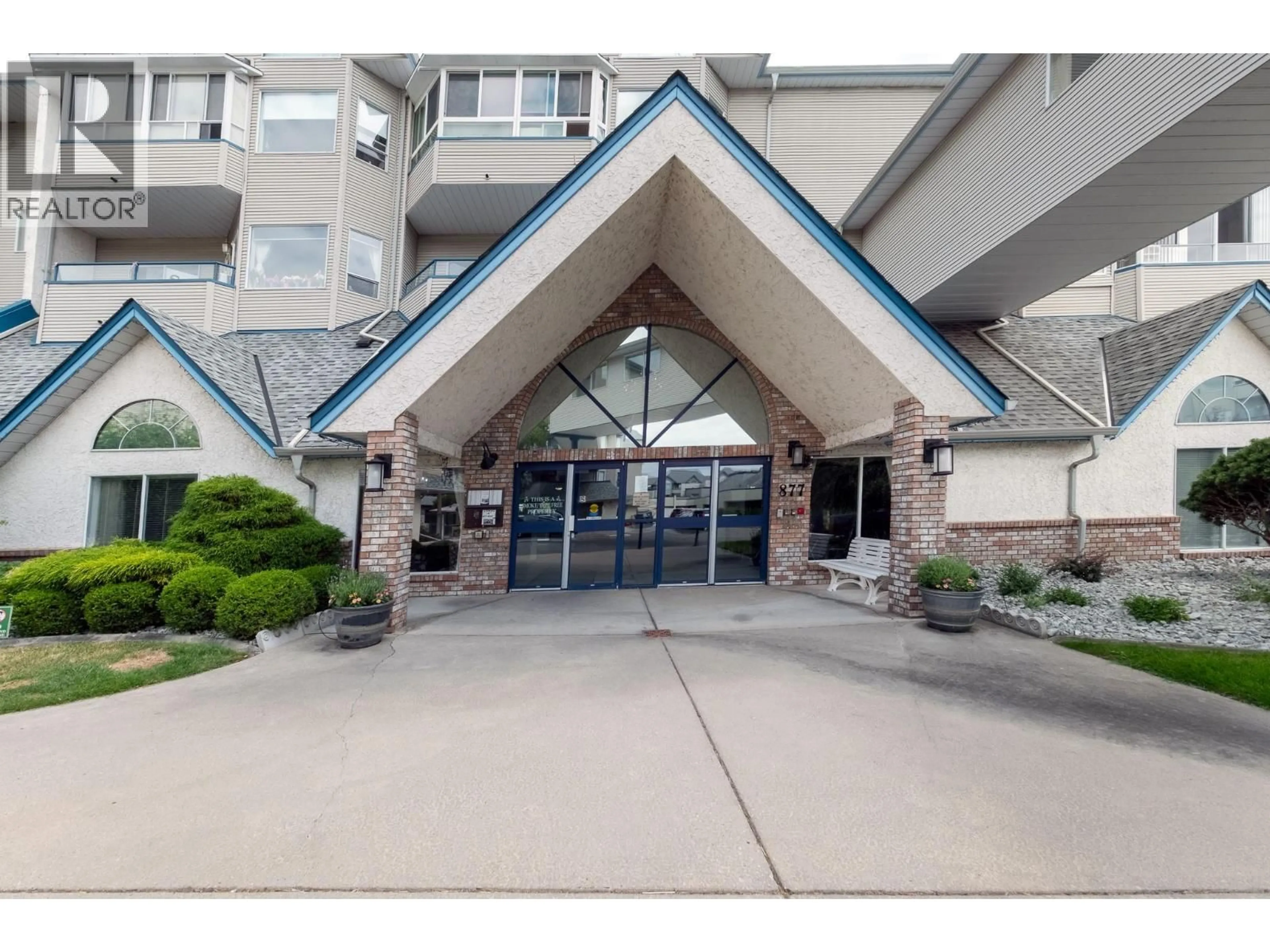 Indoor foyer for 116 - 877 KLO ROAD, Kelowna British Columbia V1Y9R1