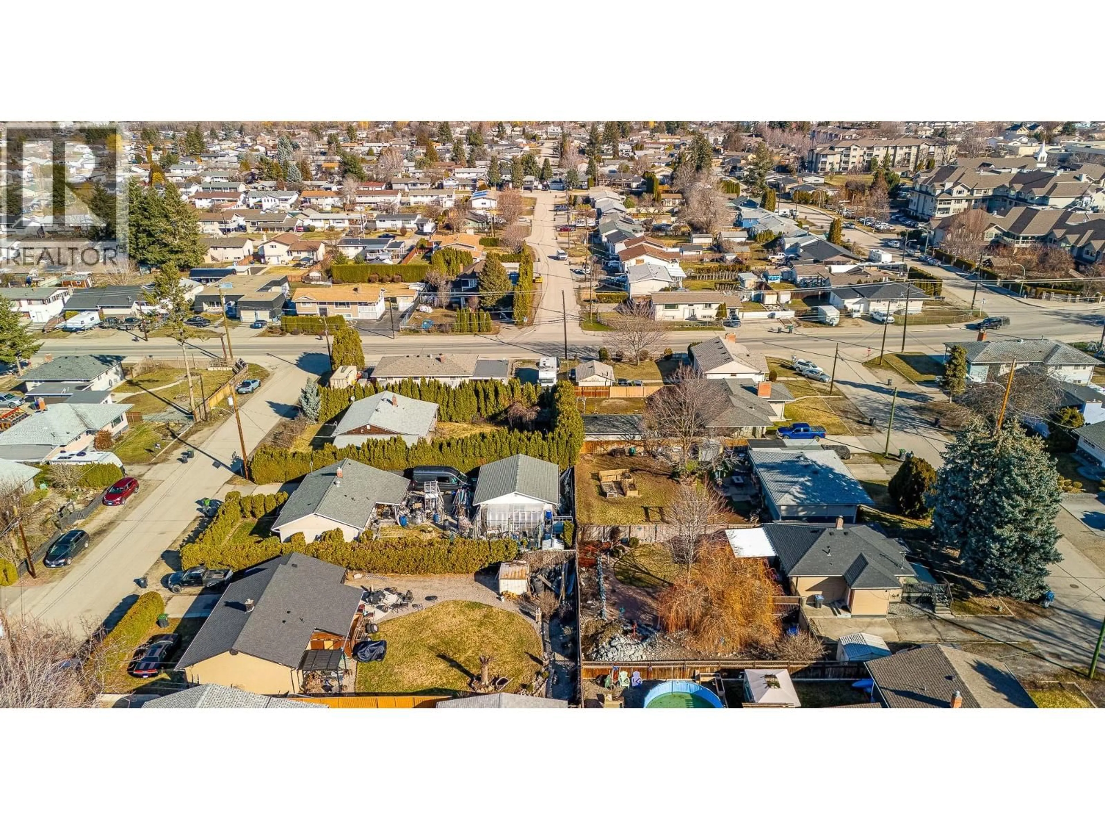 A pic from outside/outdoor area/front of a property/back of a property/a pic from drone, street for 525 MCDONALD ROAD, Kelowna British Columbia V1X3H3