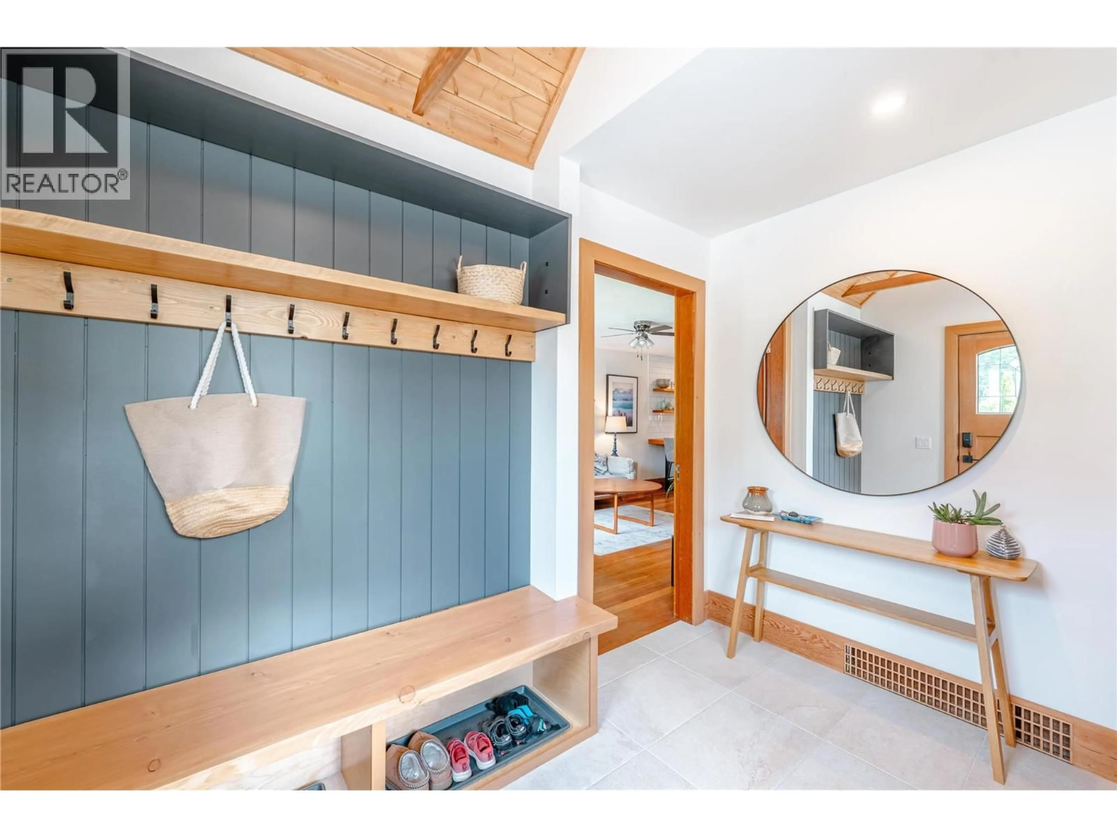 Indoor entryway for 412 THIRD STREET EAST, Revelstoke British Columbia V0E2S0