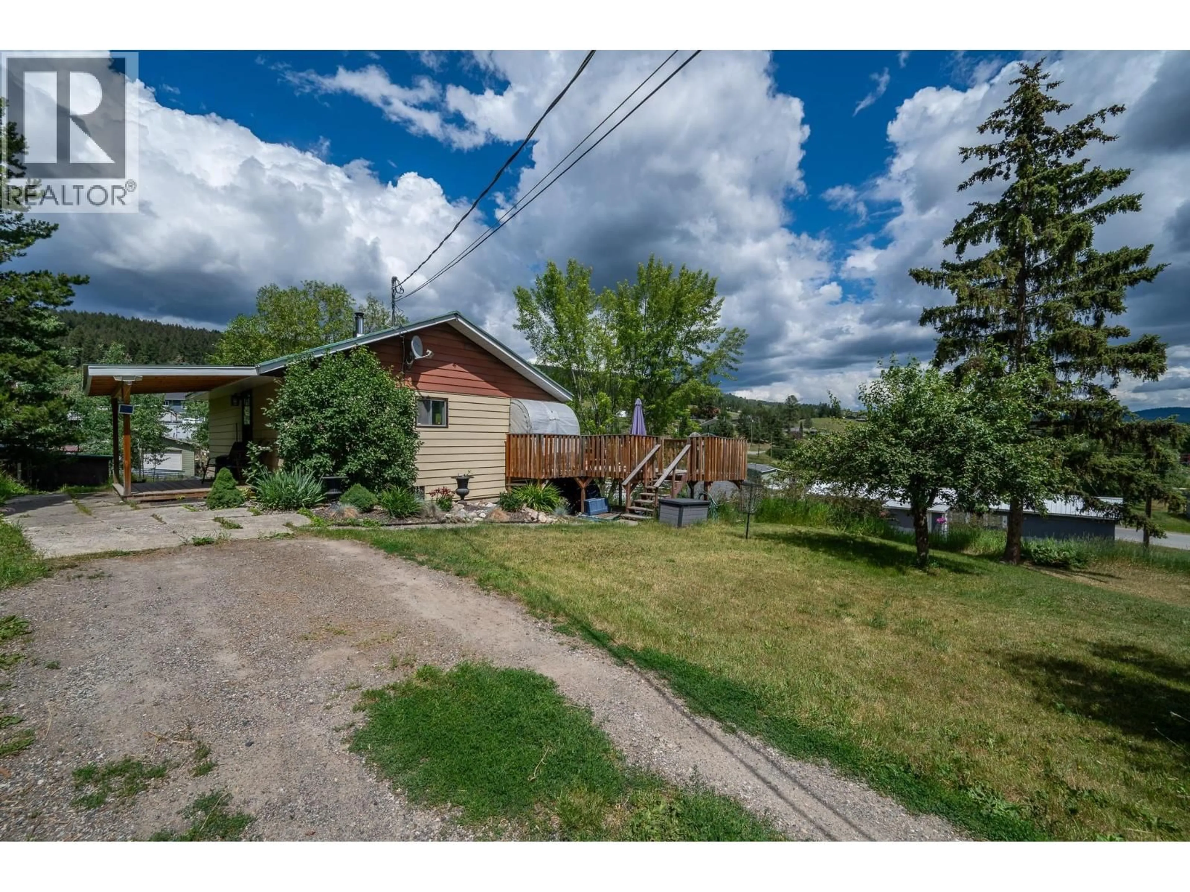 A pic from outside/outdoor area/front of a property/back of a property/a pic from drone, street for 3041 HOLBROOK ROAD, Kamloops British Columbia V0E3E1