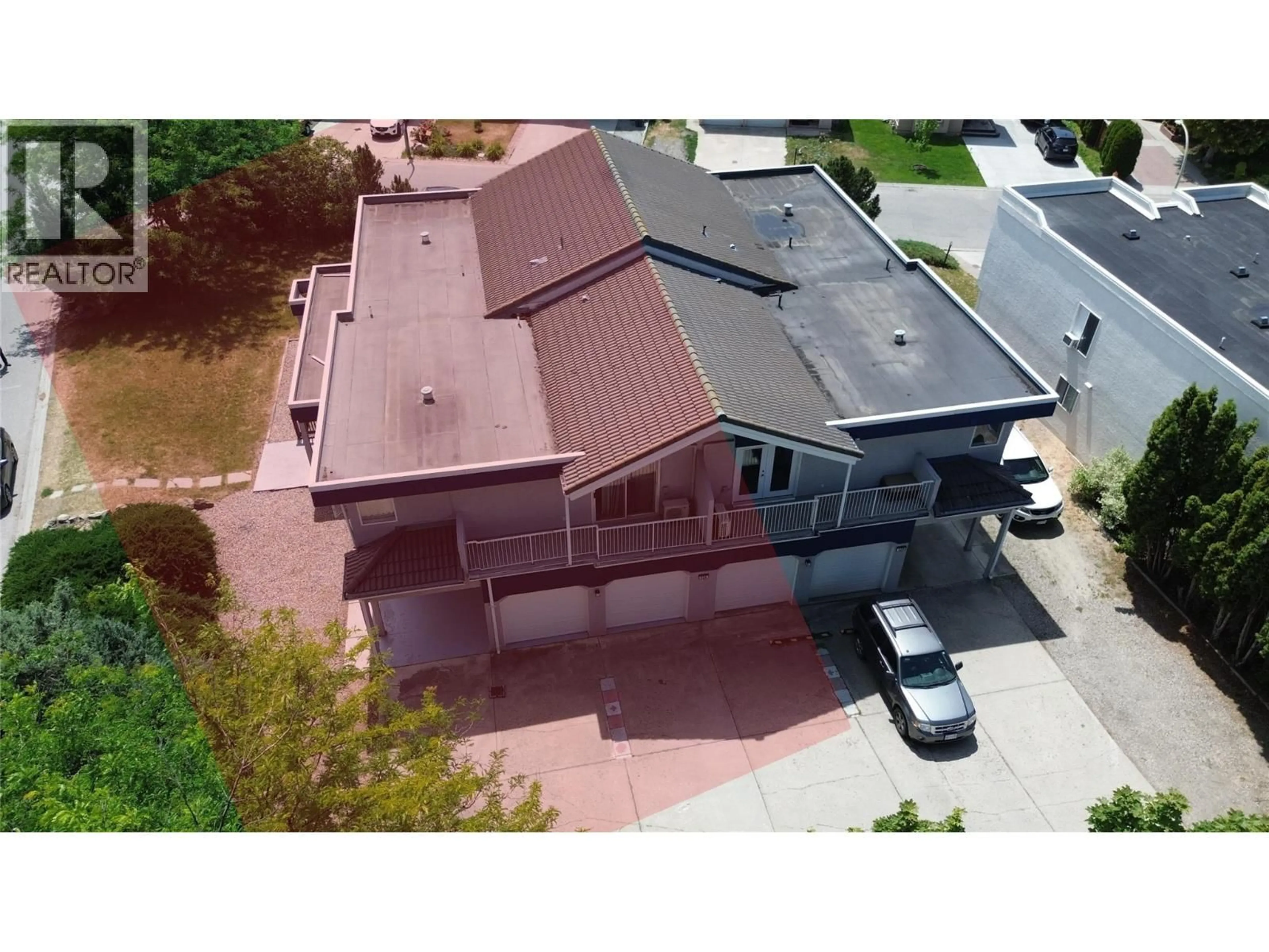 A pic from outside/outdoor area/front of a property/back of a property/a pic from drone, building for 126 VERNA COURT, Kelowna British Columbia V1V1S9