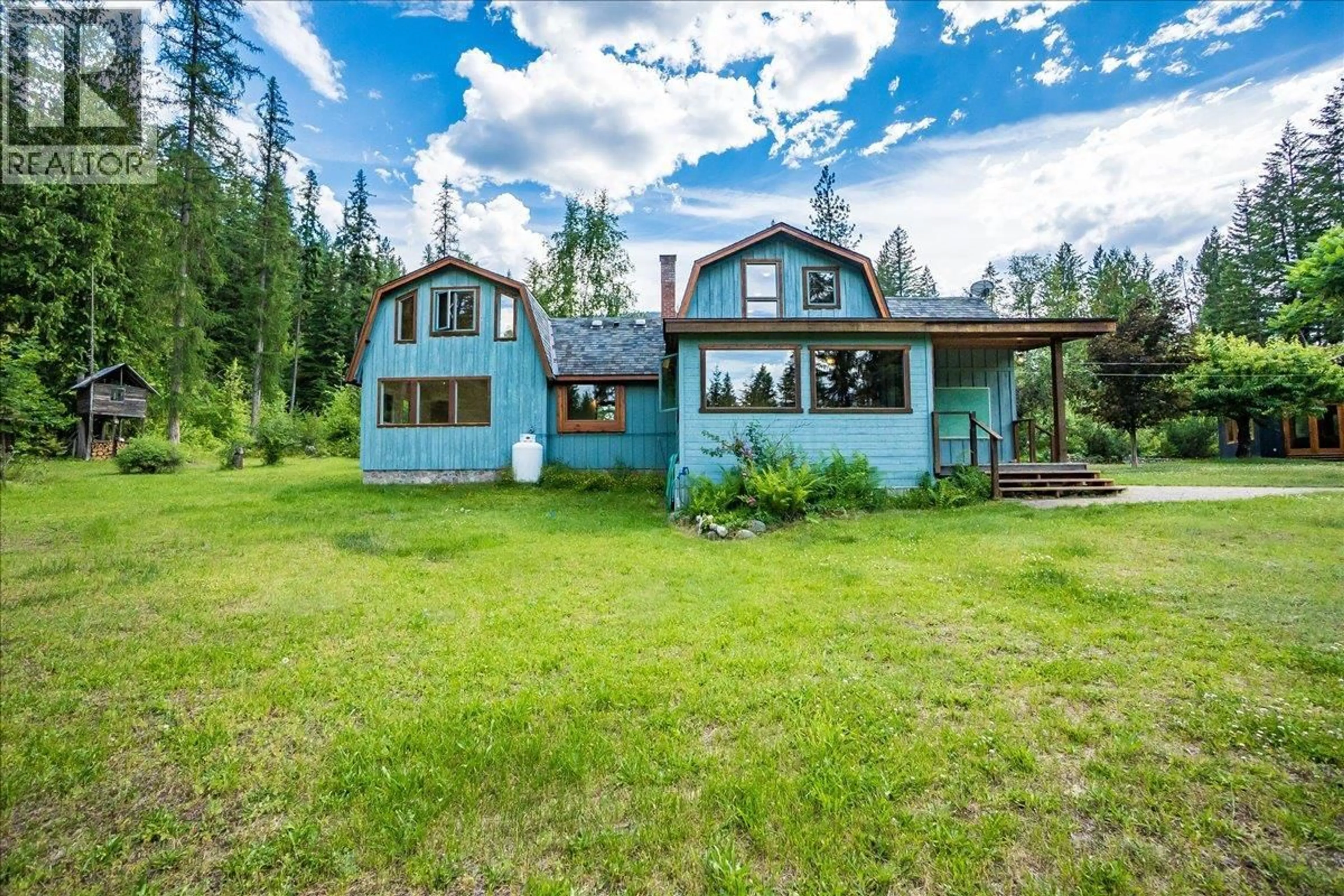 A pic from outside/outdoor area/front of a property/back of a property/a pic from drone, unknown for 6042 WOODWARD ROAD, Winlaw British Columbia V0G2G0