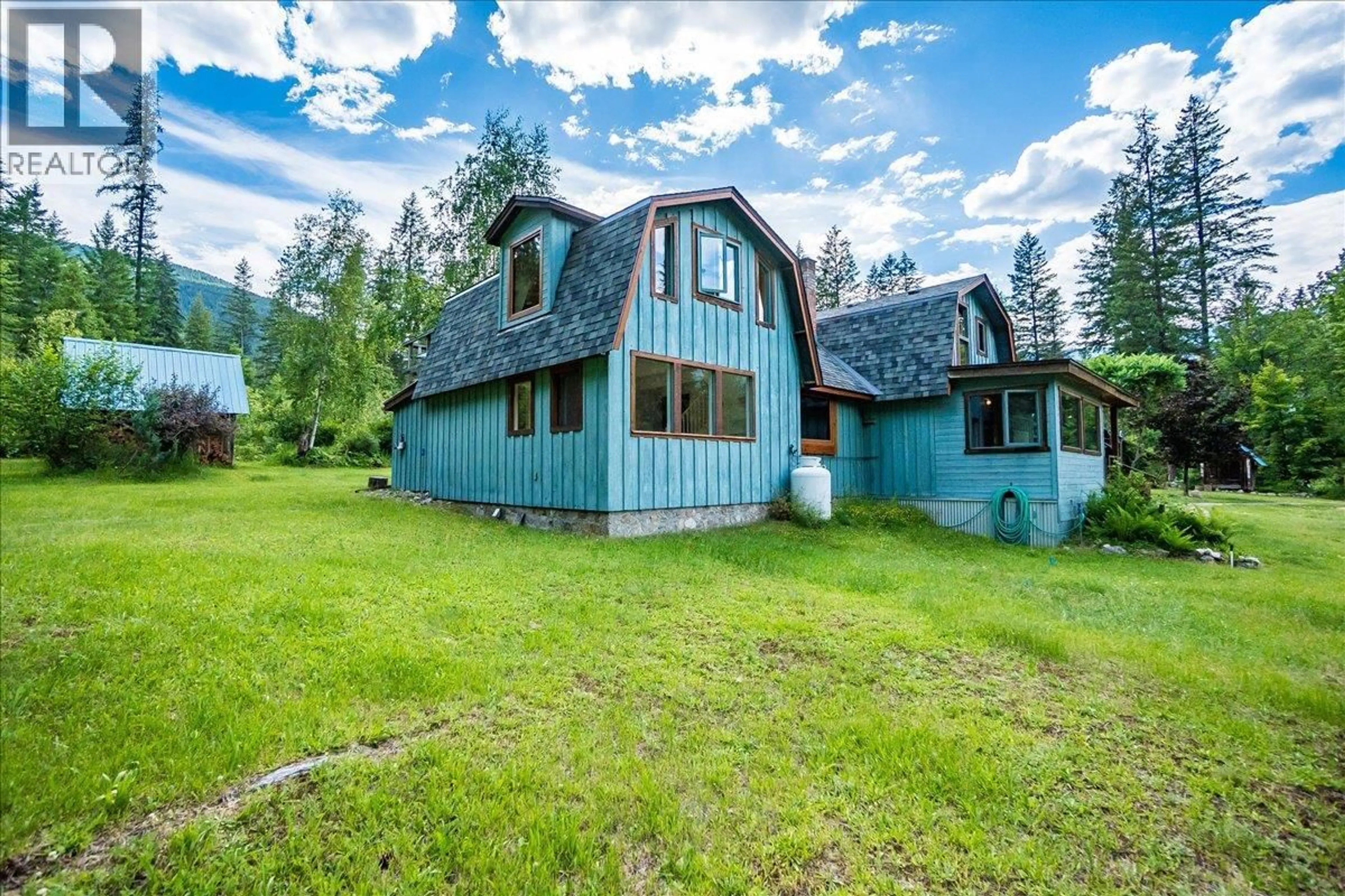 A pic from outside/outdoor area/front of a property/back of a property/a pic from drone, mountain view for 6042 WOODWARD ROAD, Winlaw British Columbia V0G2G0