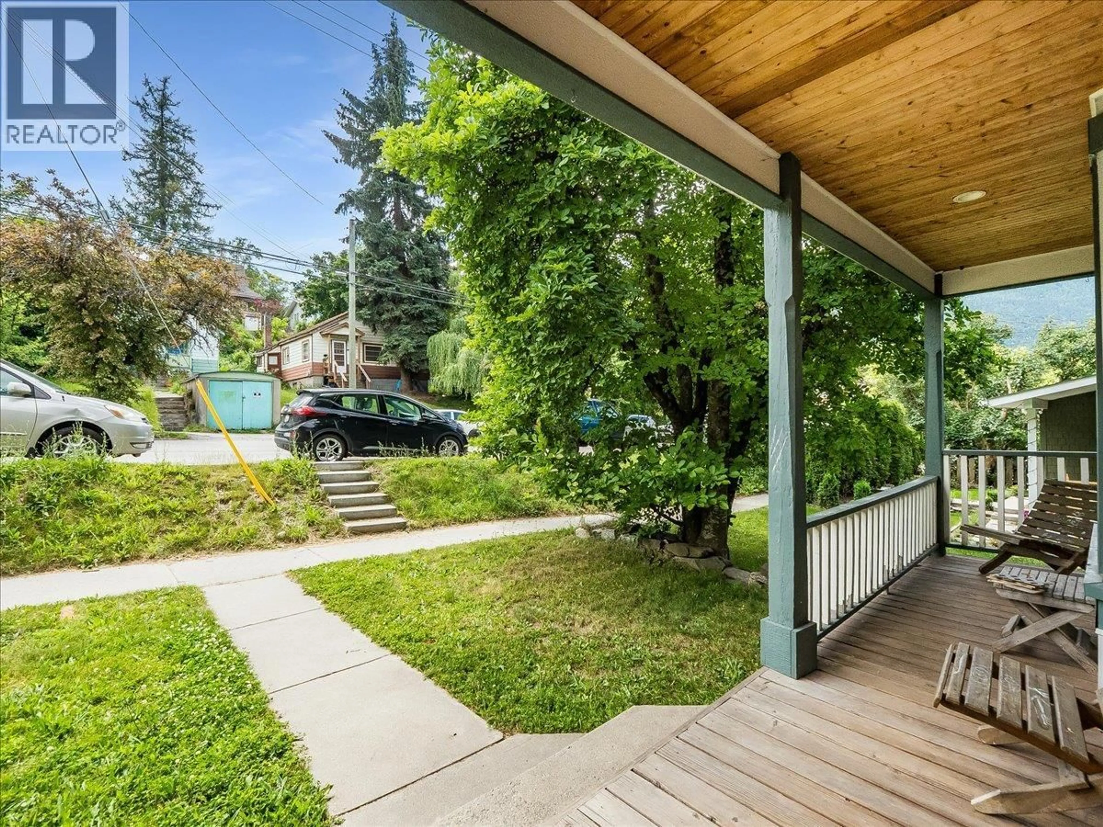 Patio, mountain view for 419 LATIMER STREET, Nelson British Columbia V1L4T8