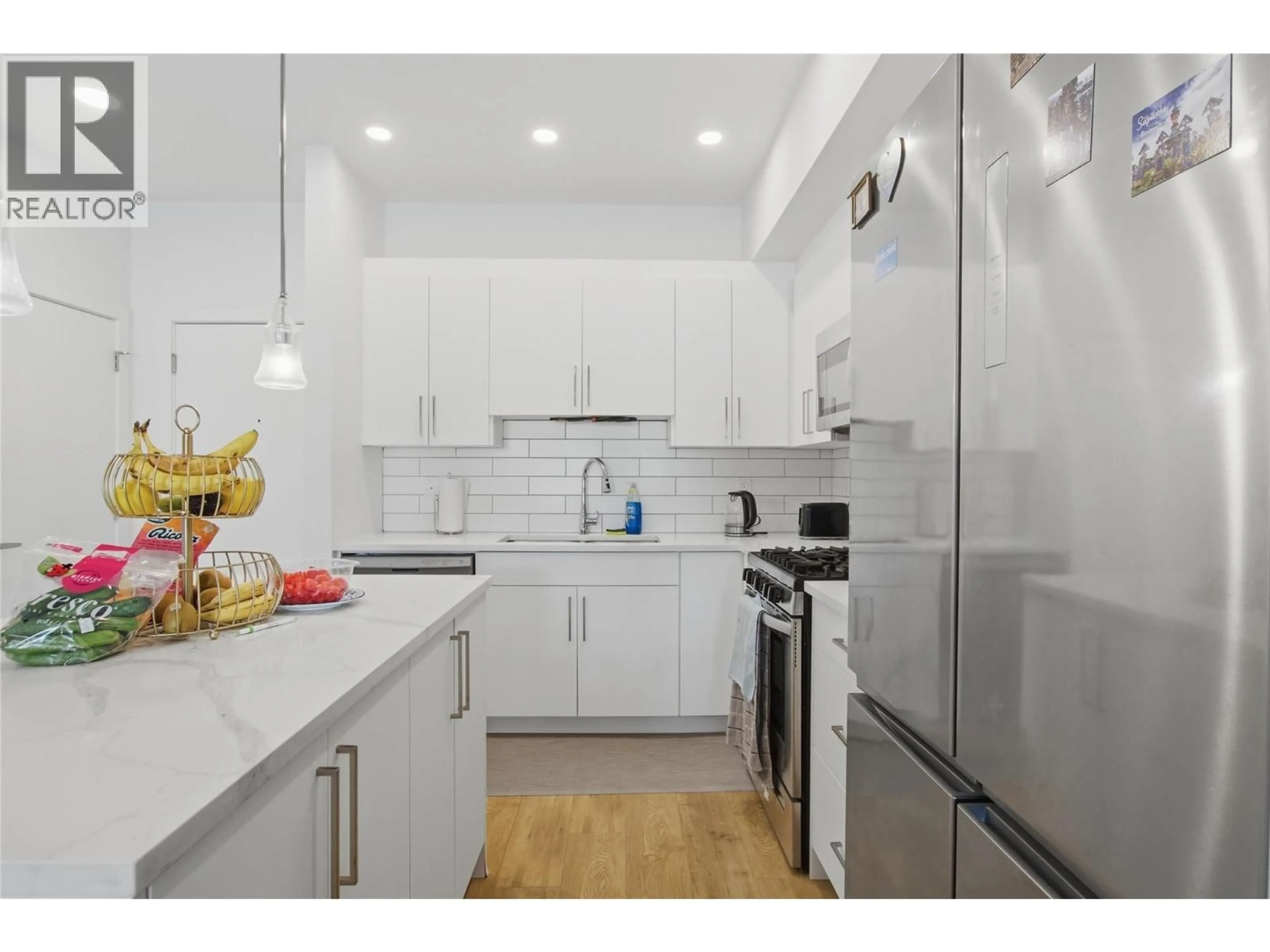 Standard kitchen, unknown for 216 - 2046 ROBSON PLACE, Kamloops British Columbia V2E0A5