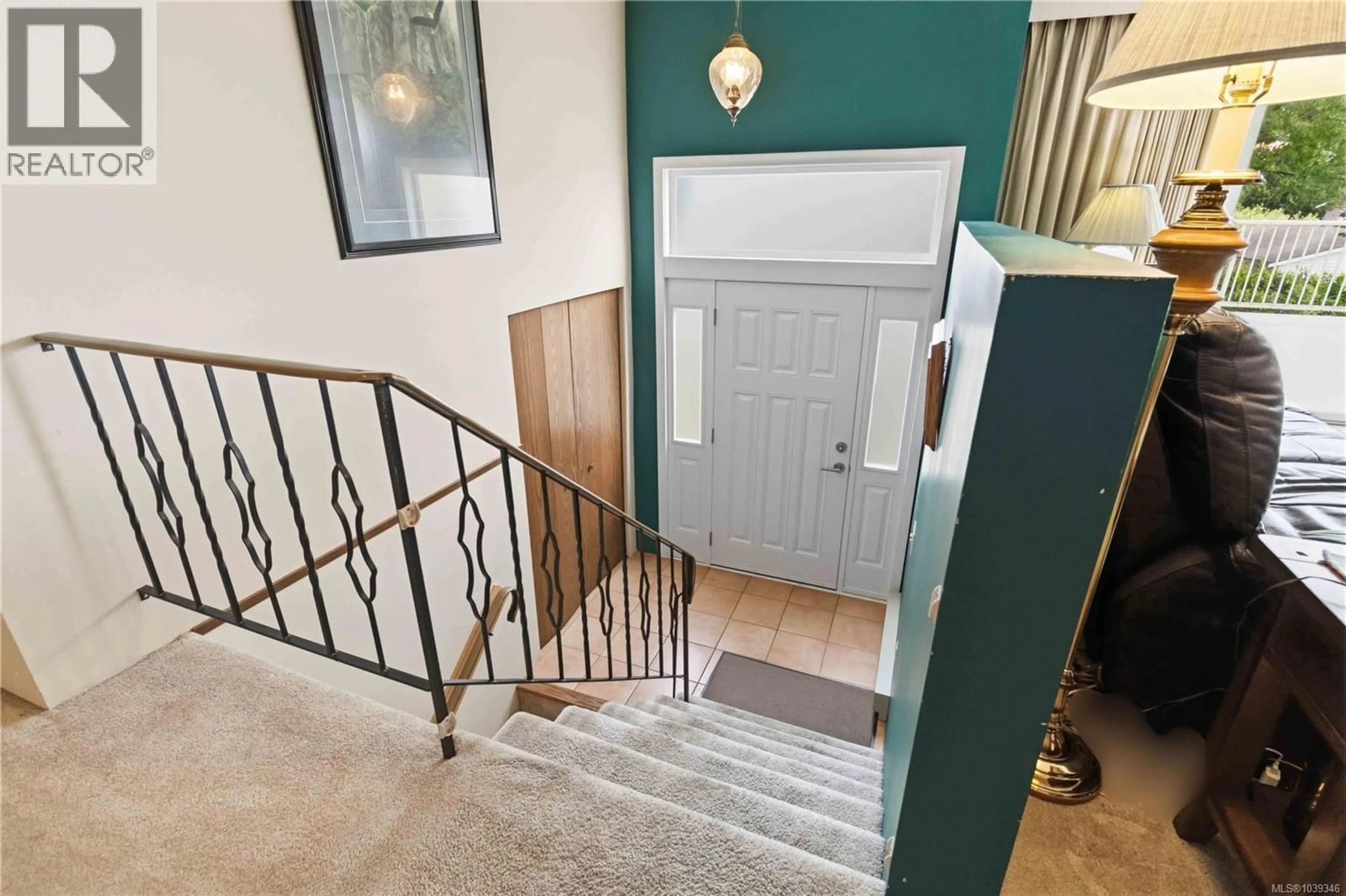 Unknown for 564 OCONNELL PLACE, Saanich British Columbia V8Z2C4
